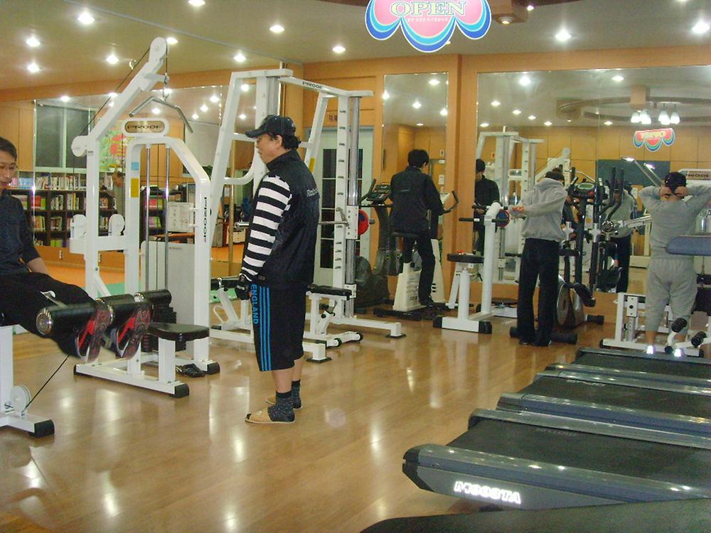 체력단련실 일요일 연장운영 사진