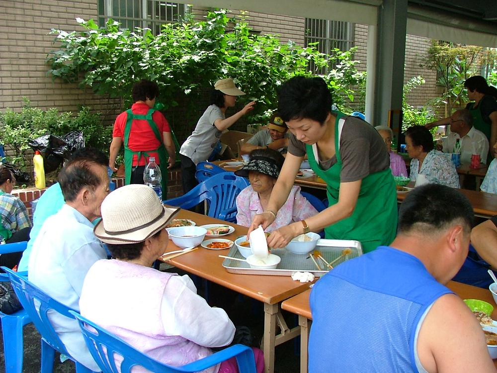 어르신을 위한 나눔 경로잔치 사진