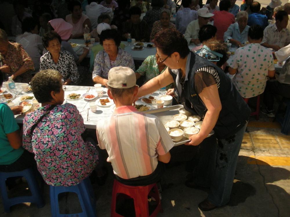 2010.9.15 만석동 효실천 경로잔치 개최 사진