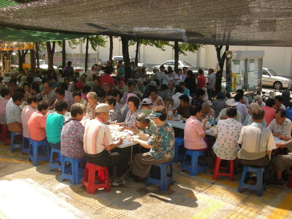 2010.9.15 만석동 효실천 경로잔치 개최 사진