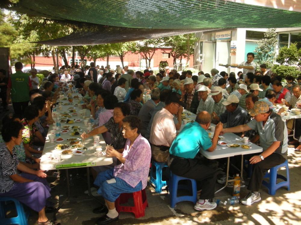 2010.9.15 만석동 효실천 경로잔치 개최 사진