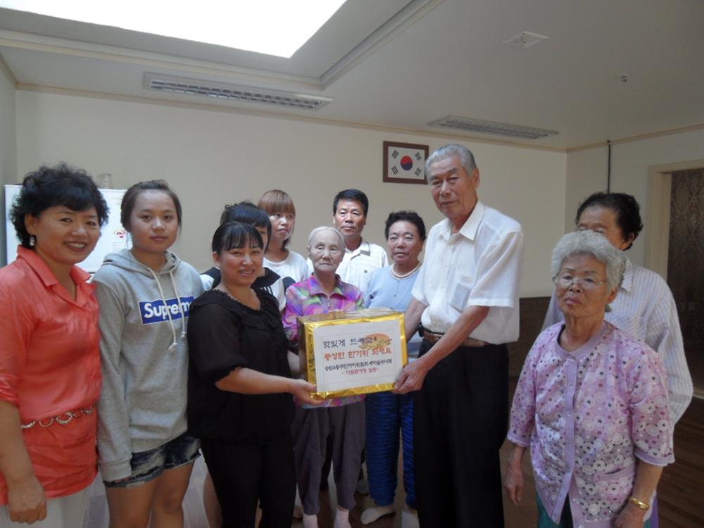 다문화가정 사랑의 송편 경로당 전달^^ 사진