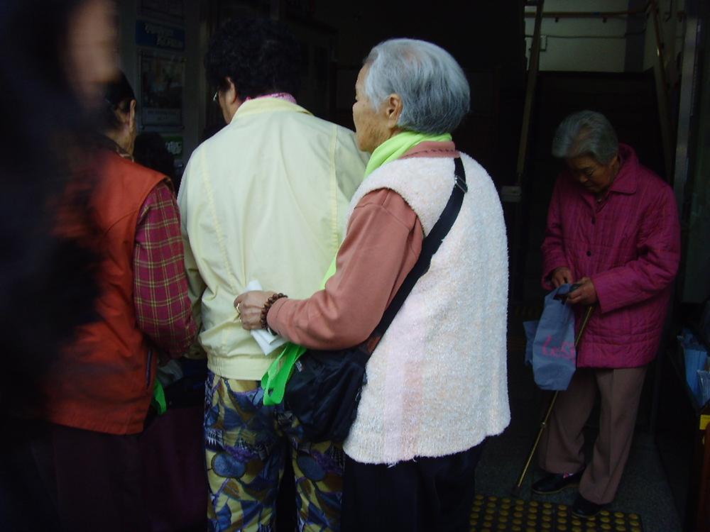 사랑의 뒤주쌀 나누기(2010.10.29) 사진