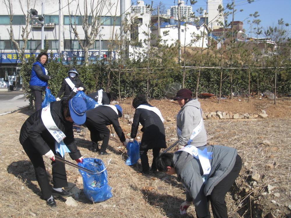 새봄맞이 가로환경정비 및 기초질서확립 캠페인 전개 사진