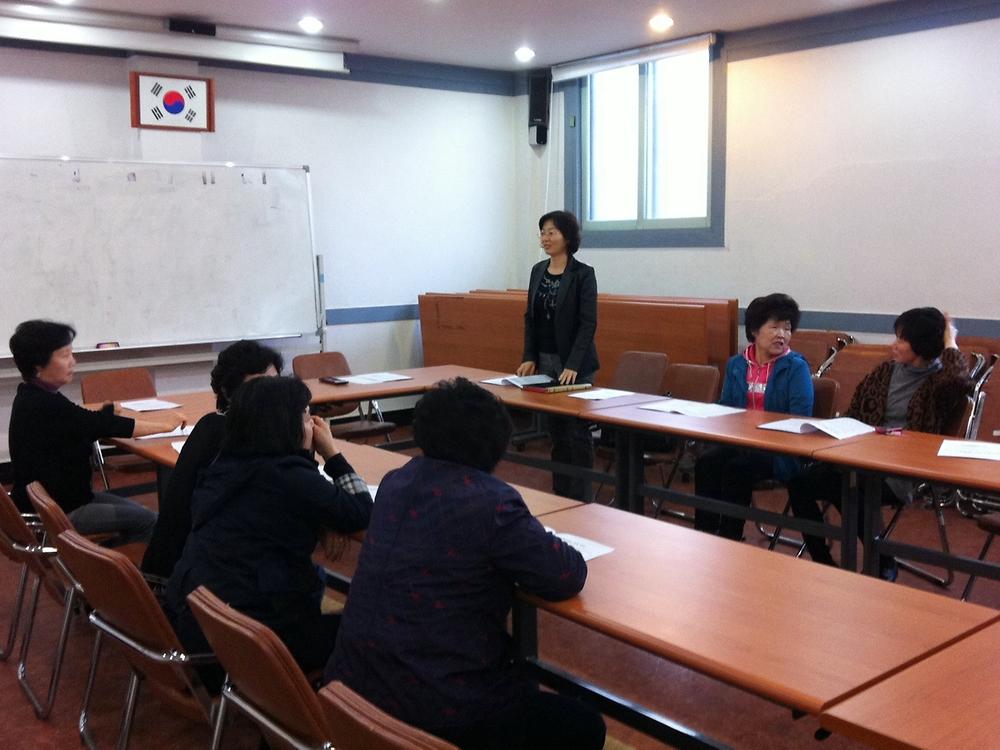[2011. 4. 20]새마을부녀자협의회 월례회의 개최 사진