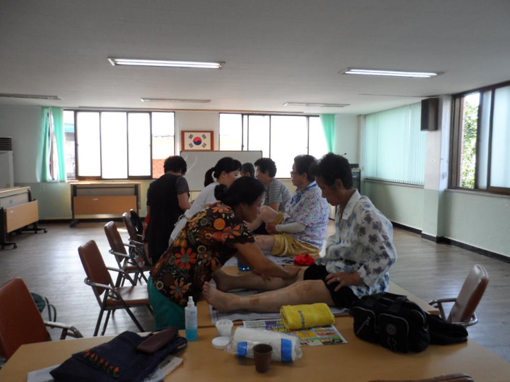 발마사지 수강생 봉사활동 실시 사진