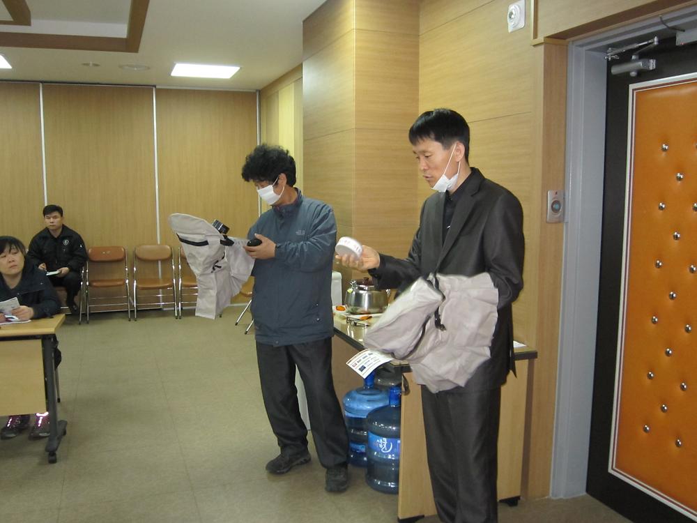 방독면 착용법 교육 사진