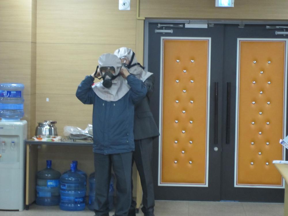 방독면 착용법 교육4 사진