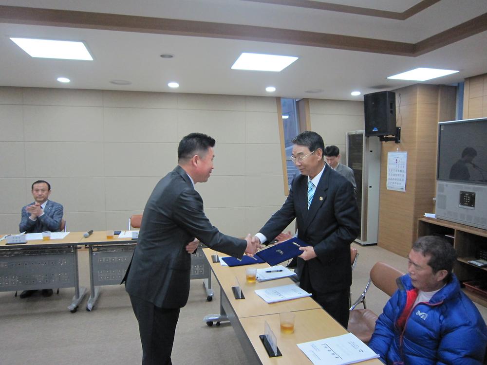 0503 신규 주민자치위원 및 고문 위촉식 사진