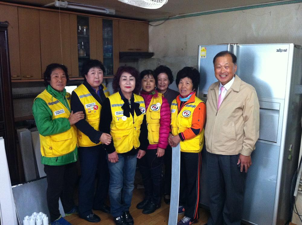 송림4동 적십자봉사회 사랑의 집고치기(2013.10.25) 사진