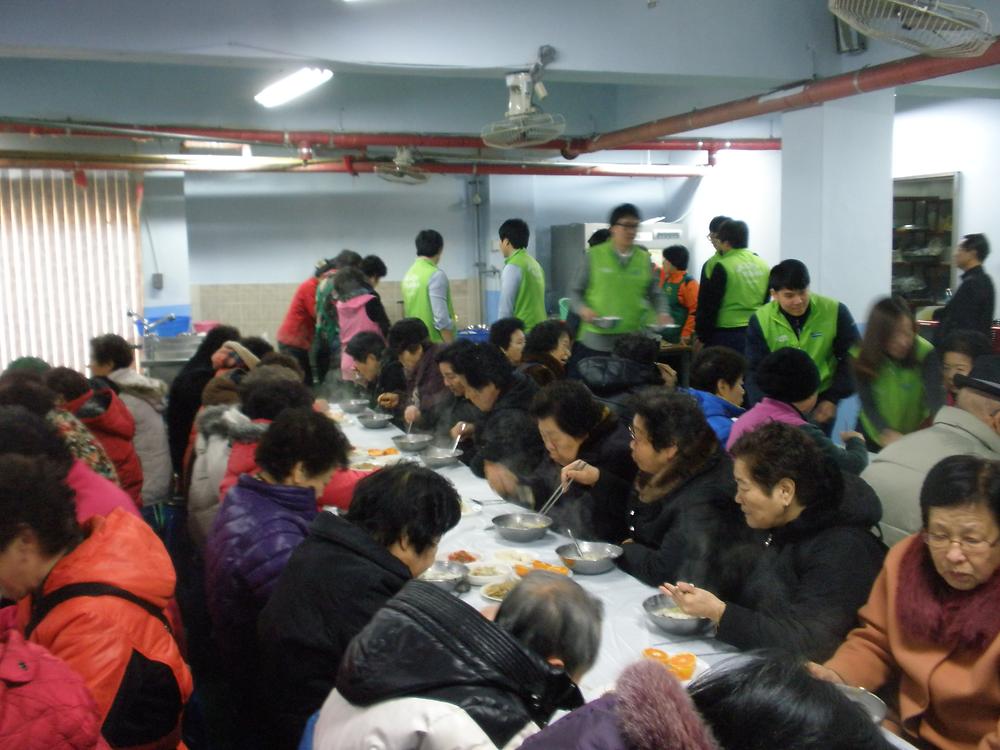 새마을부녀회 무료급식 행사 사진