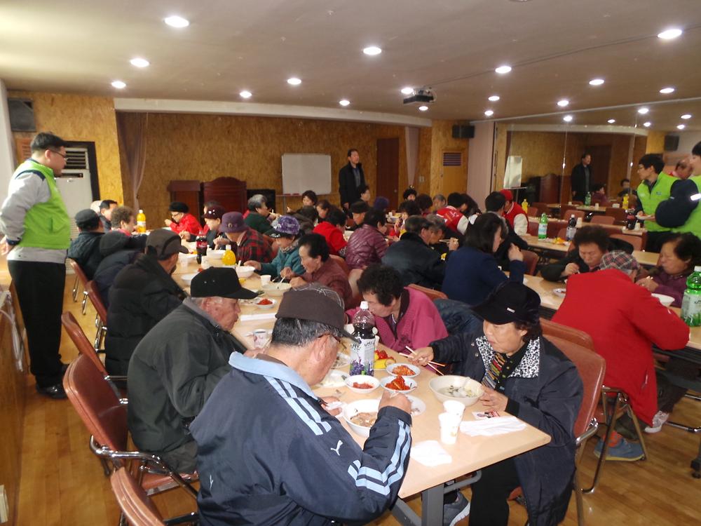 새마을부녀회 무료급식행사(2014년 2월 28일) 사진