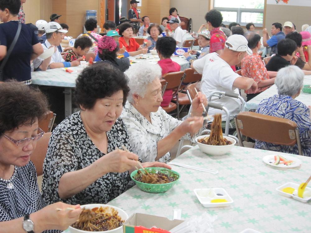 6.27 어르신 경로행사 사진
