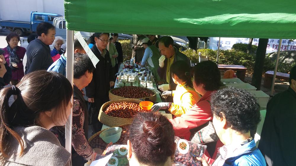 자매결연지 산외면 농산물 직거래 장터 사진