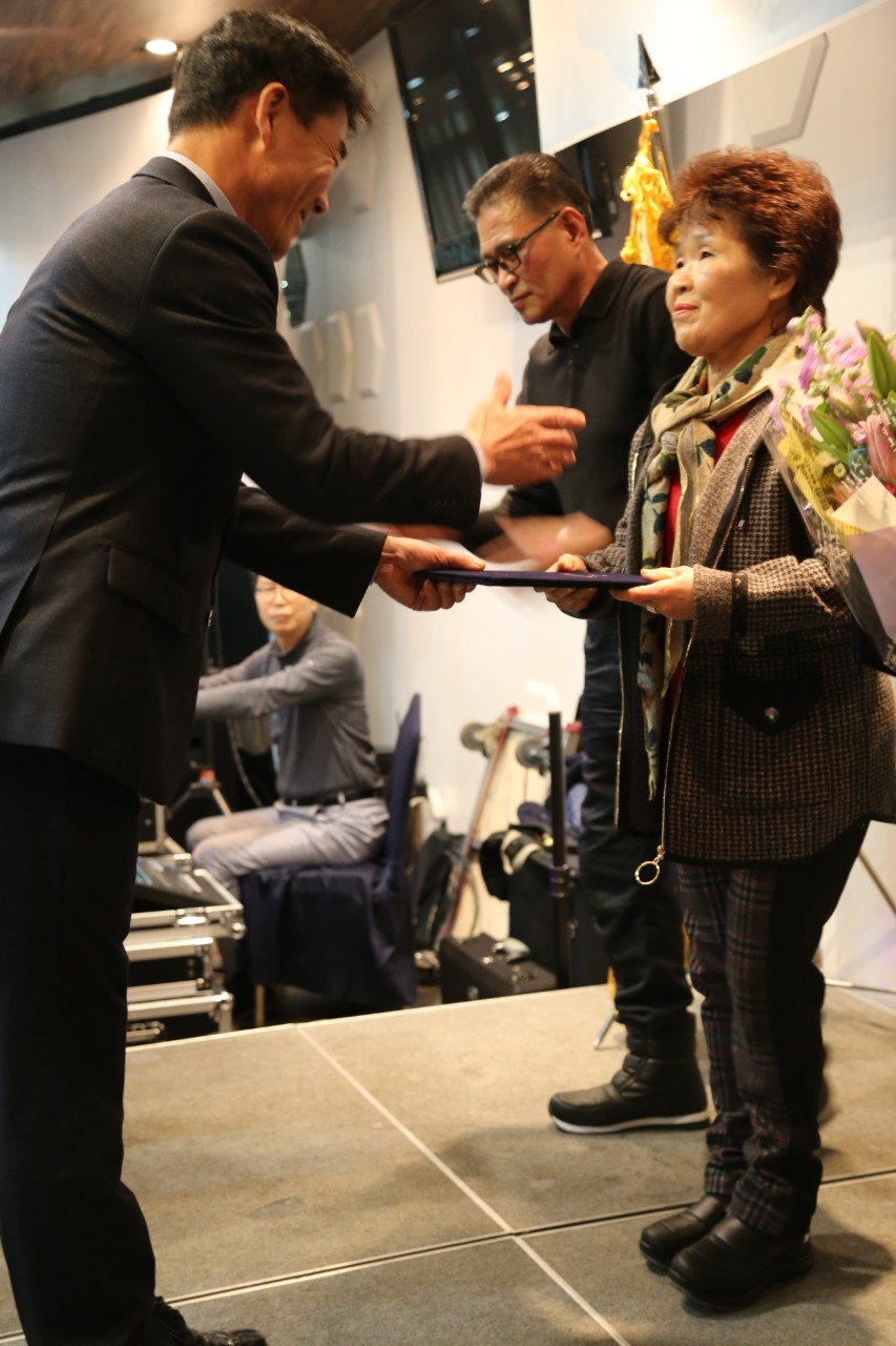 2-0-1.jpg 이미지
