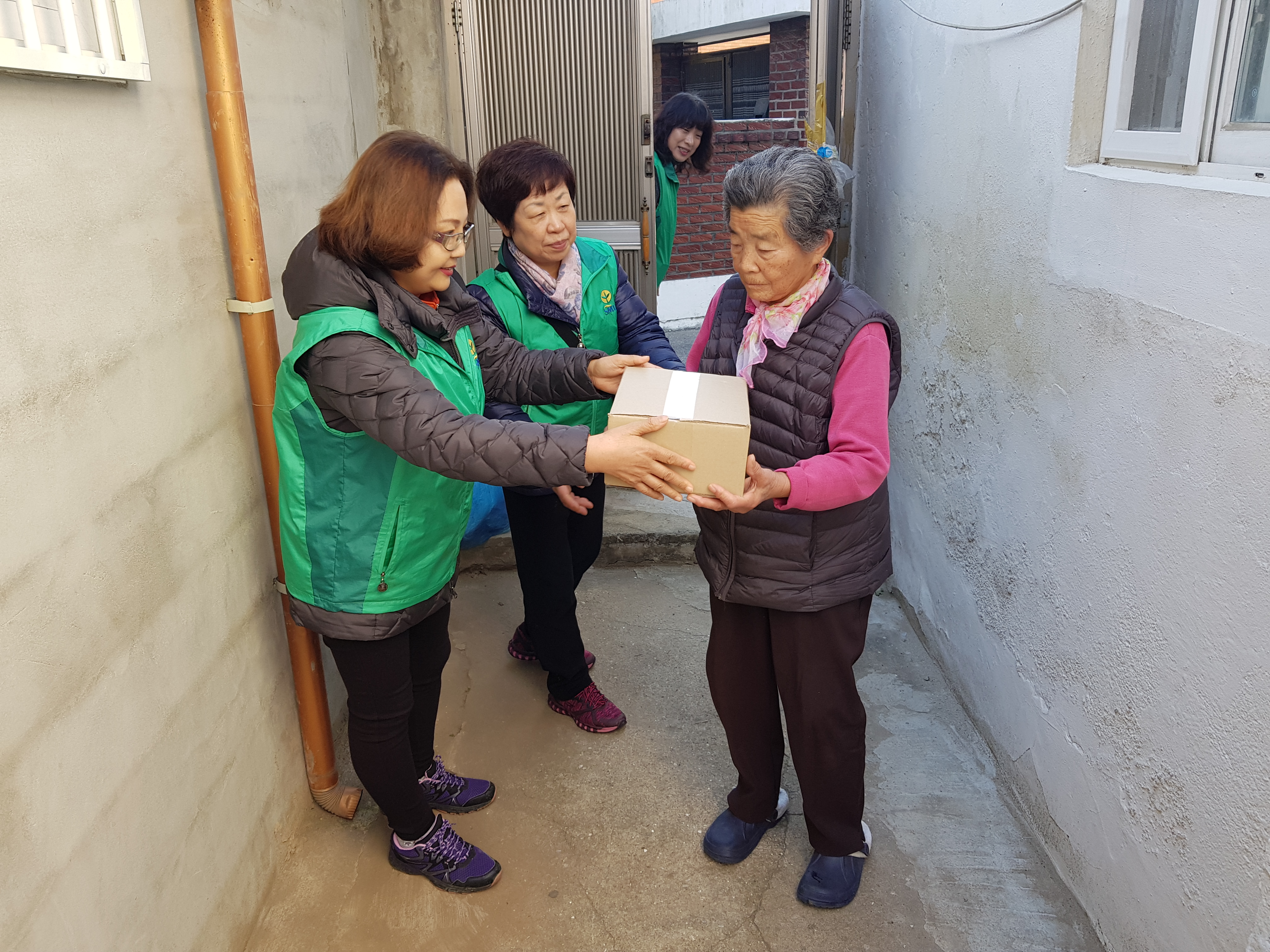송현1.2동_새마을부녀회_김장김치나눔행사(2019.11.)-3.jpg 이미지