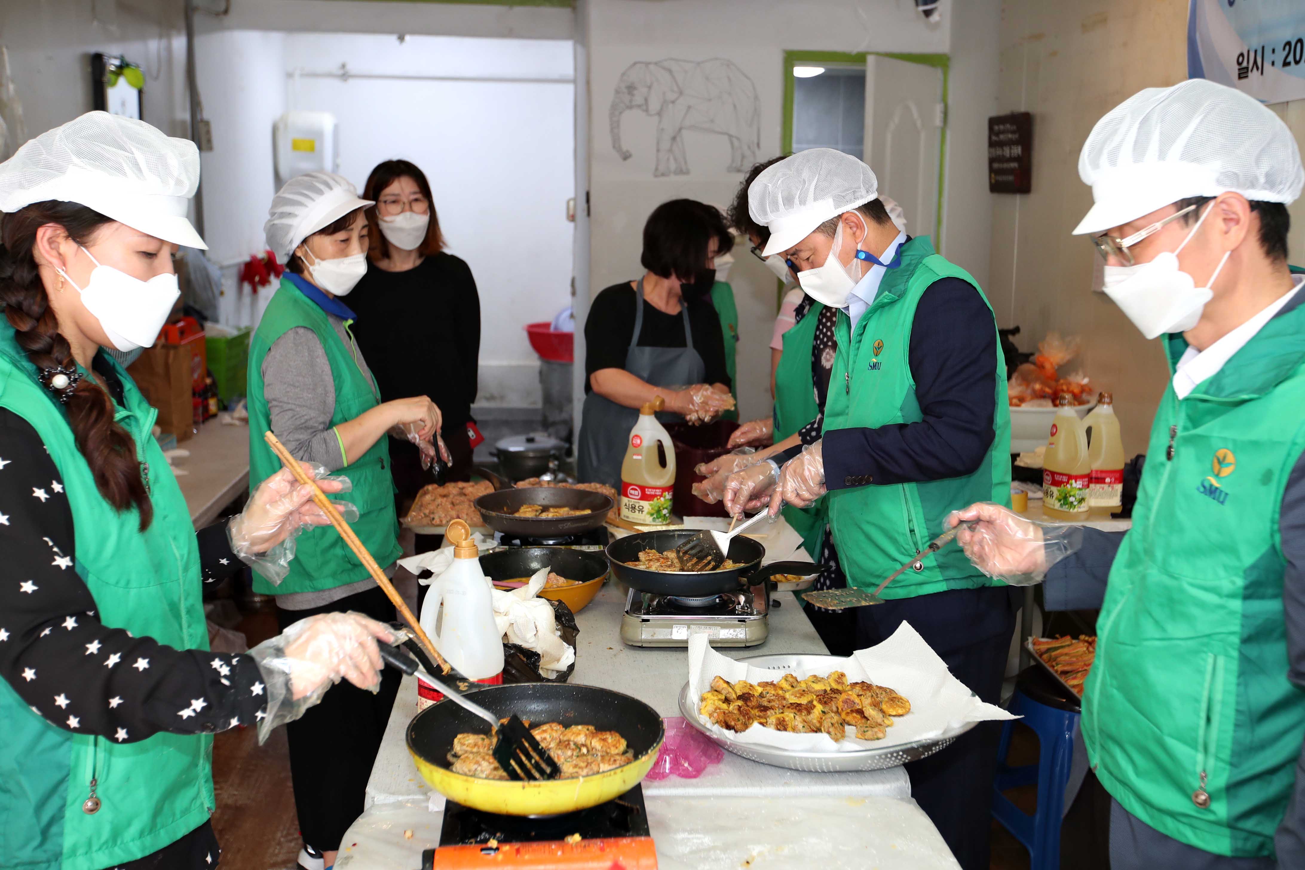 20200925_송현12동_사랑의_반찬_나눔2.jpg 이미지