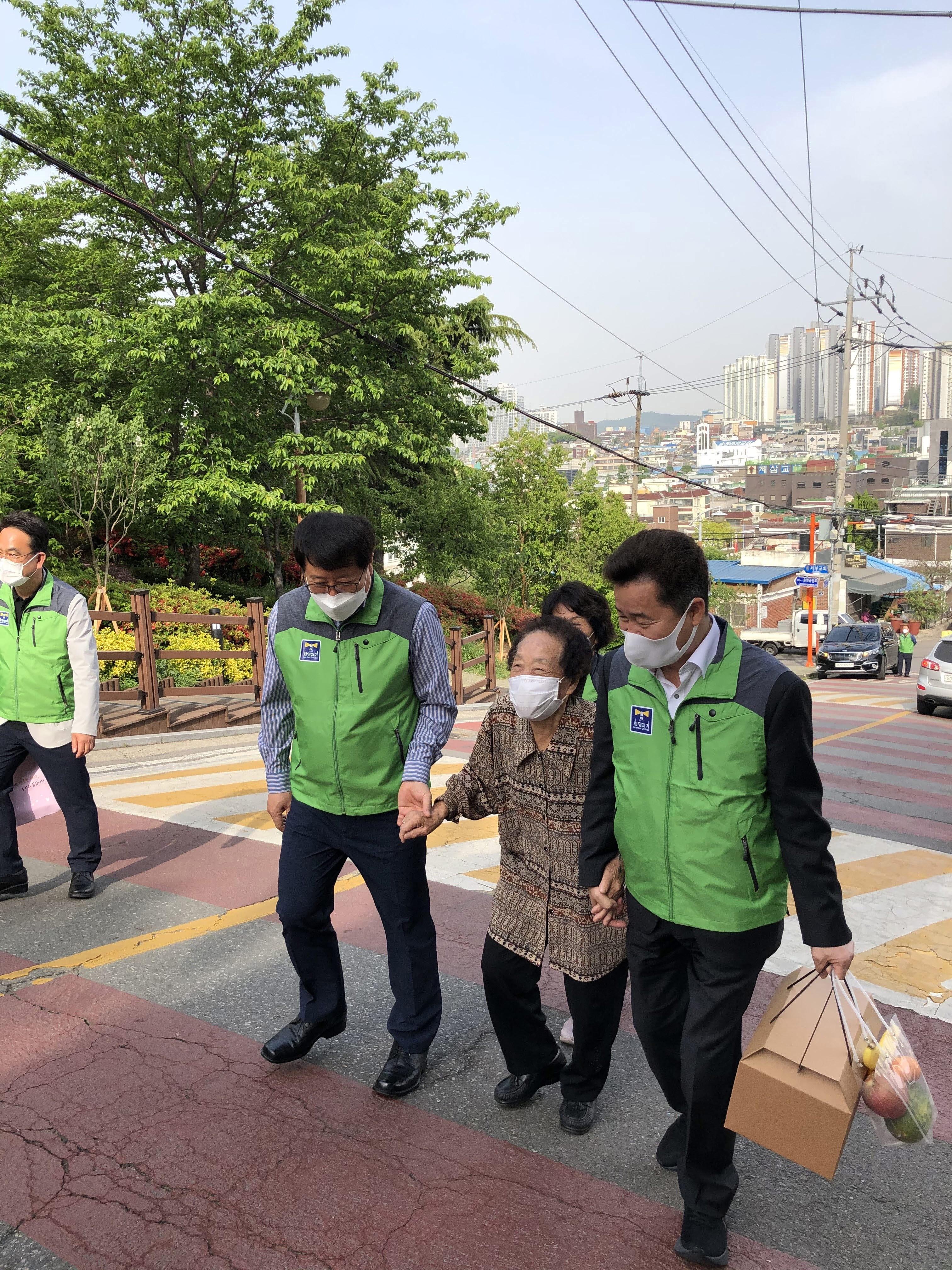 사본_-생신상차려드리기.jpg 이미지