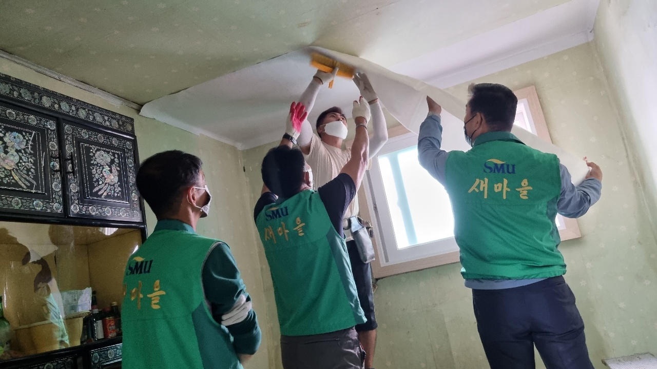 사진(송림6동_새마을협의회,_취약계층_집수리_봉사활동).jpg 이미지