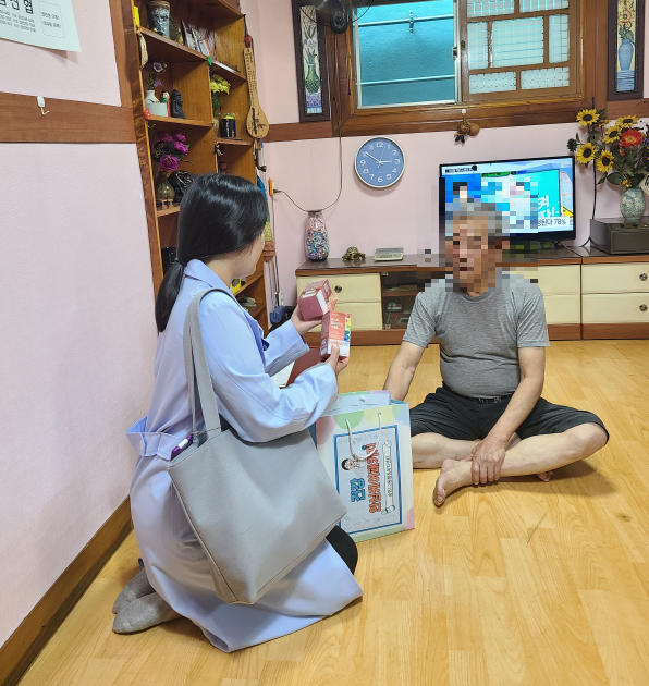 2023년_건강안심케어패키지_사업(2).png 이미지