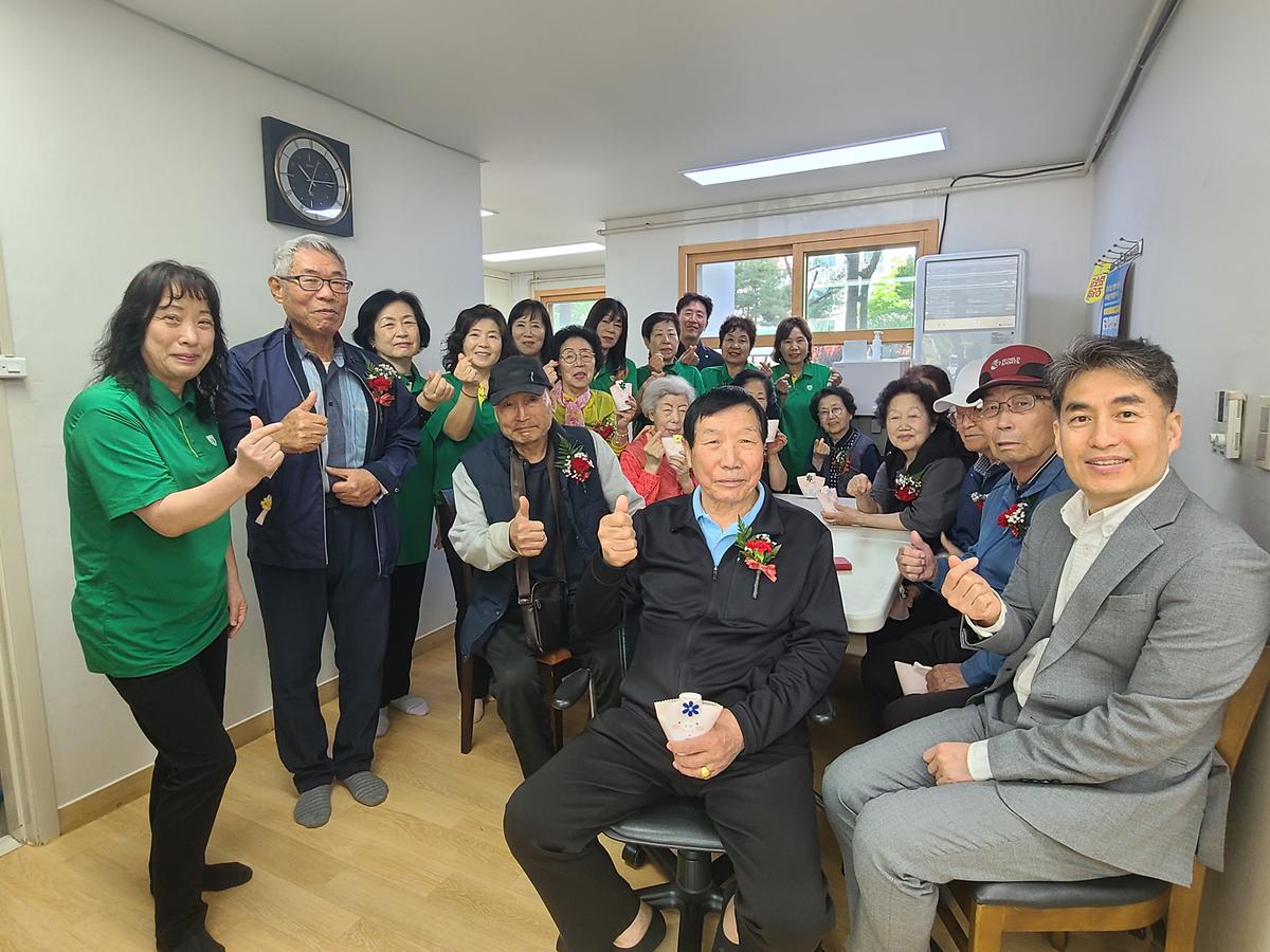 송현1·2동 새마을복지회 어버이날 맞이 행사(솔빛2차1단지아파트 경로당) 사진