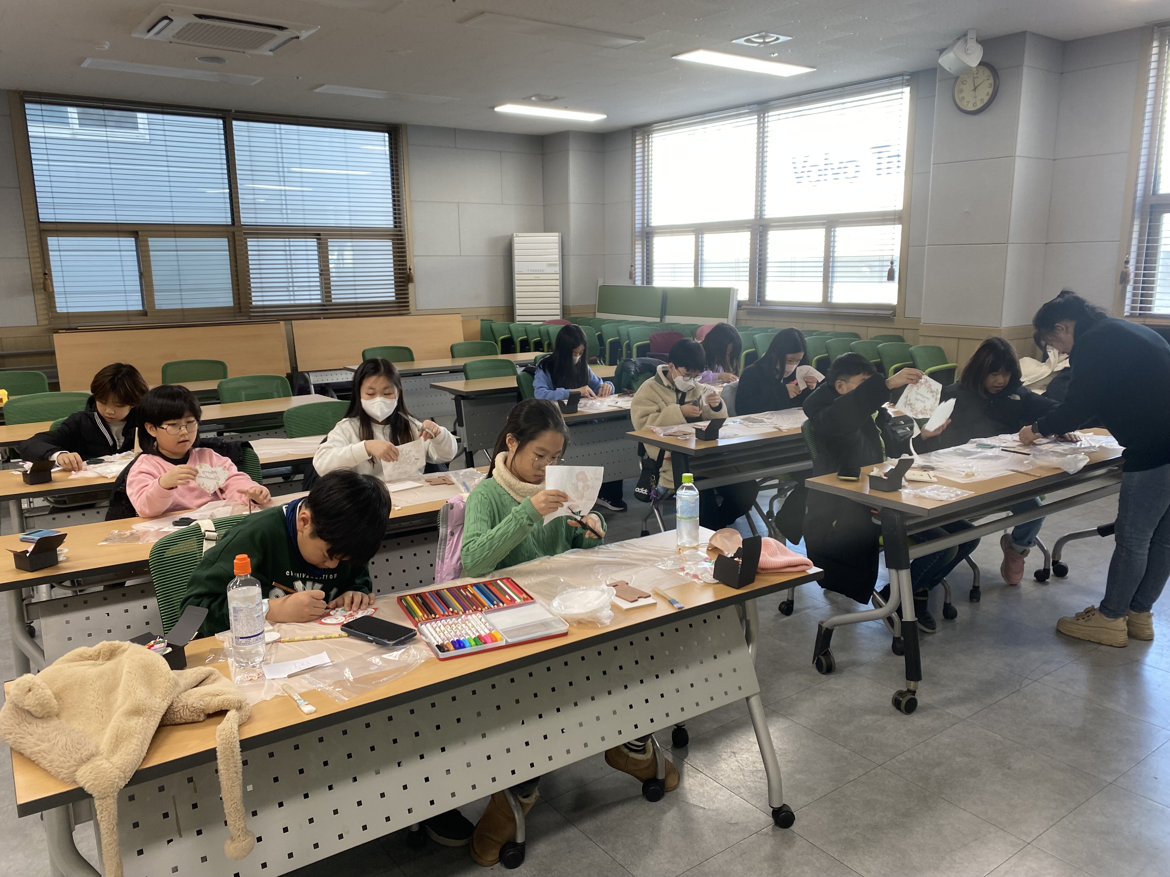 귀여운_산타,_그립톡과_거치대4-1.jpg 이미지