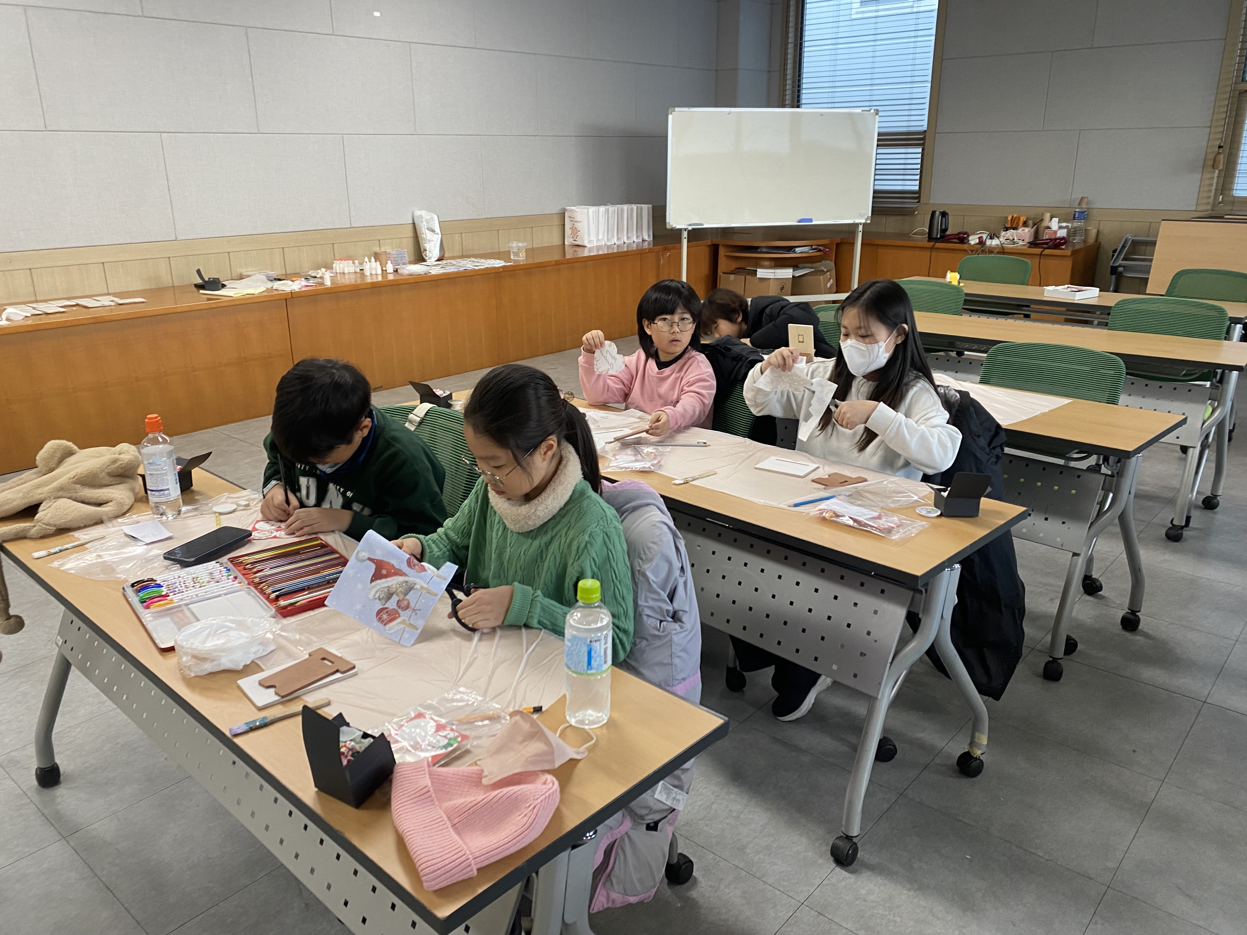 귀여운_산타,_그립톡과_거치대4-2.jpg 이미지