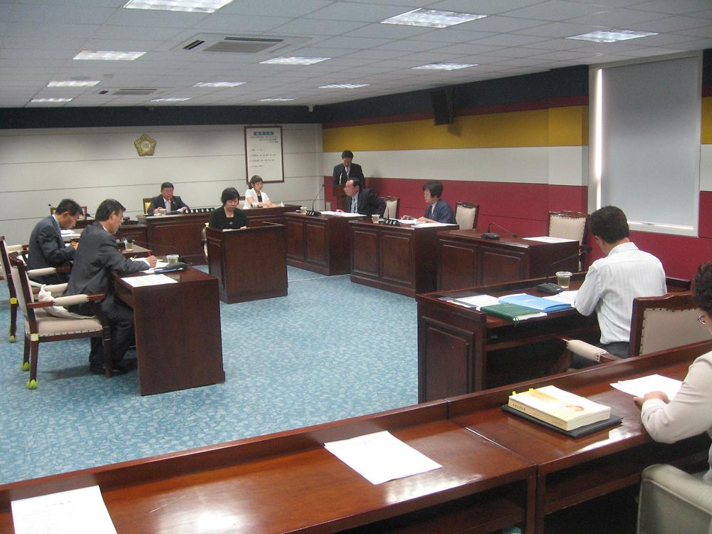 제142회 동구의회 임시회 조례심사특별위원회 개최 사진