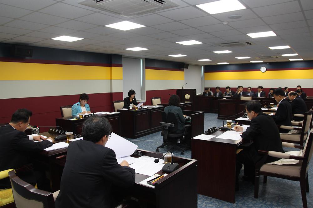 제177회 동구의회 임시회 조례심사특별위원회 사진