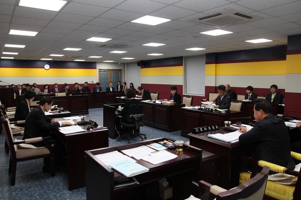 제186회 동구의회 예산결산특별위원회 사진