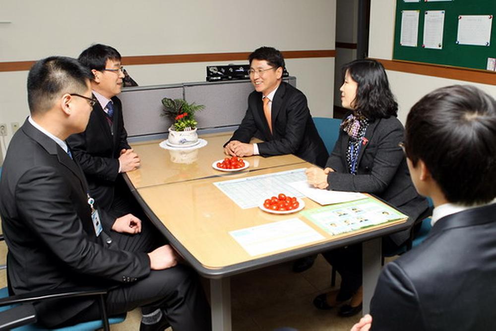 금창동 주민센터 방문 사진