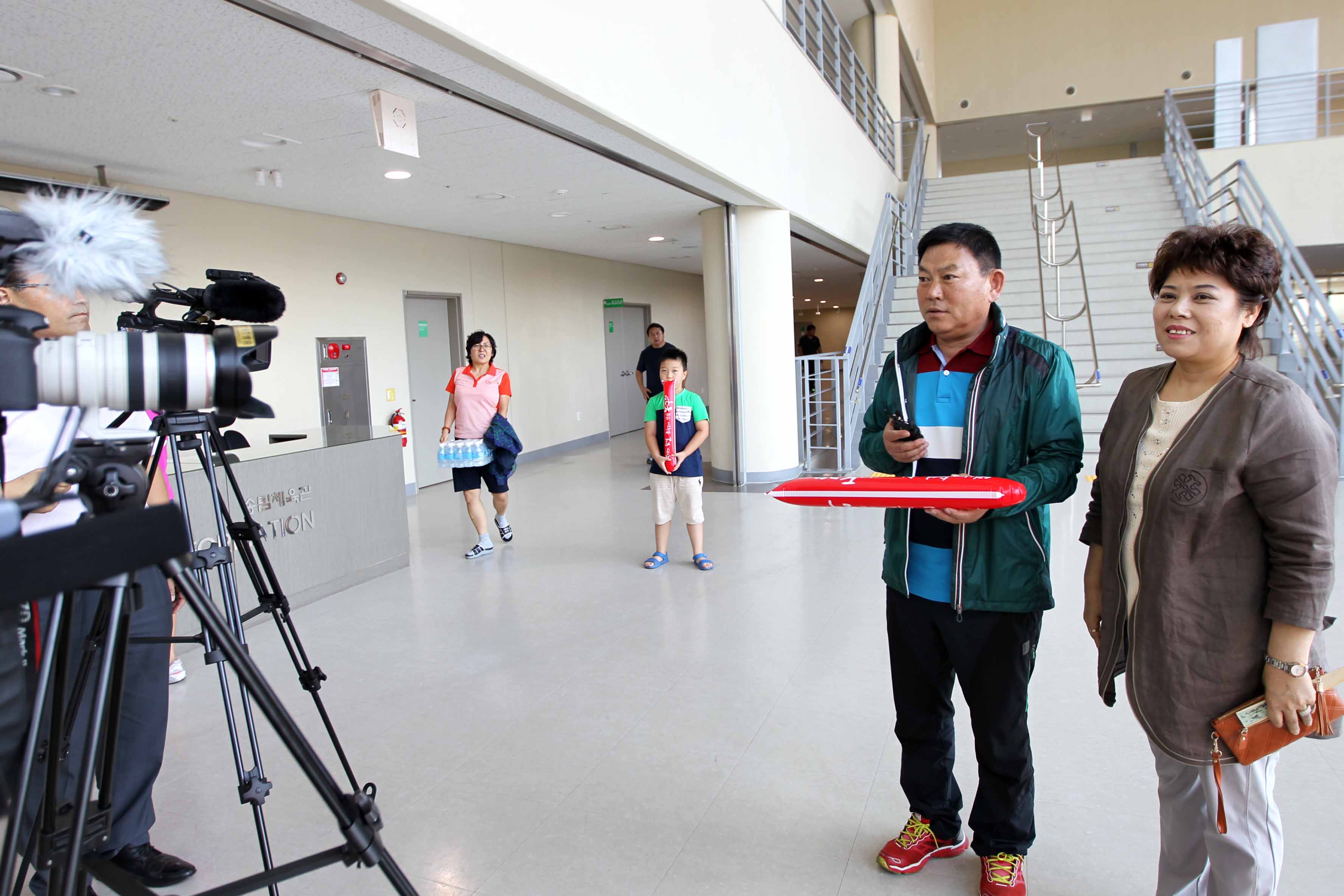 20150829_KBS_전국노래자랑_14_의장님의원님인터뷰.jpg 이미지