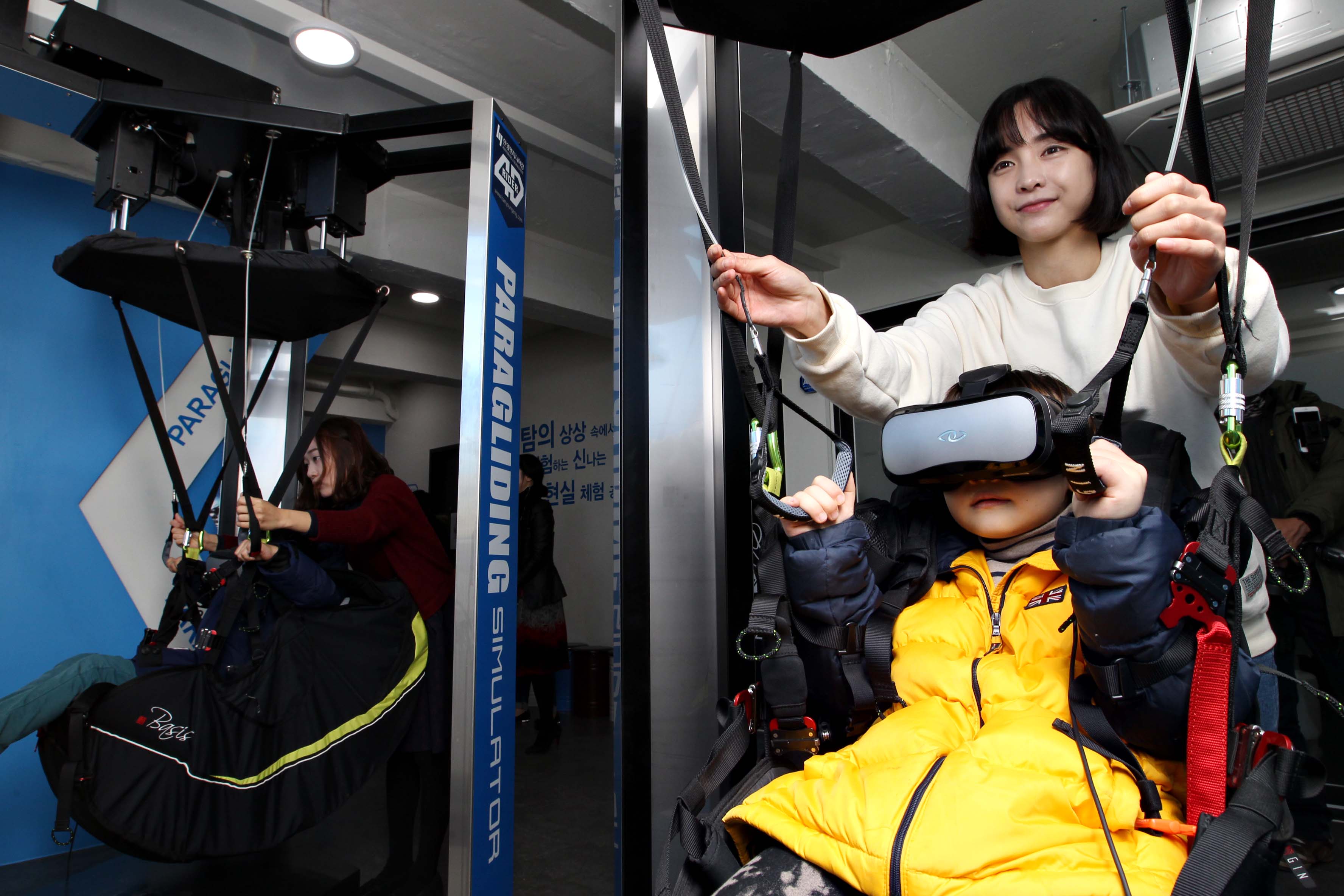20161129_가상현실체험관_시연회1.jpg 이미지
