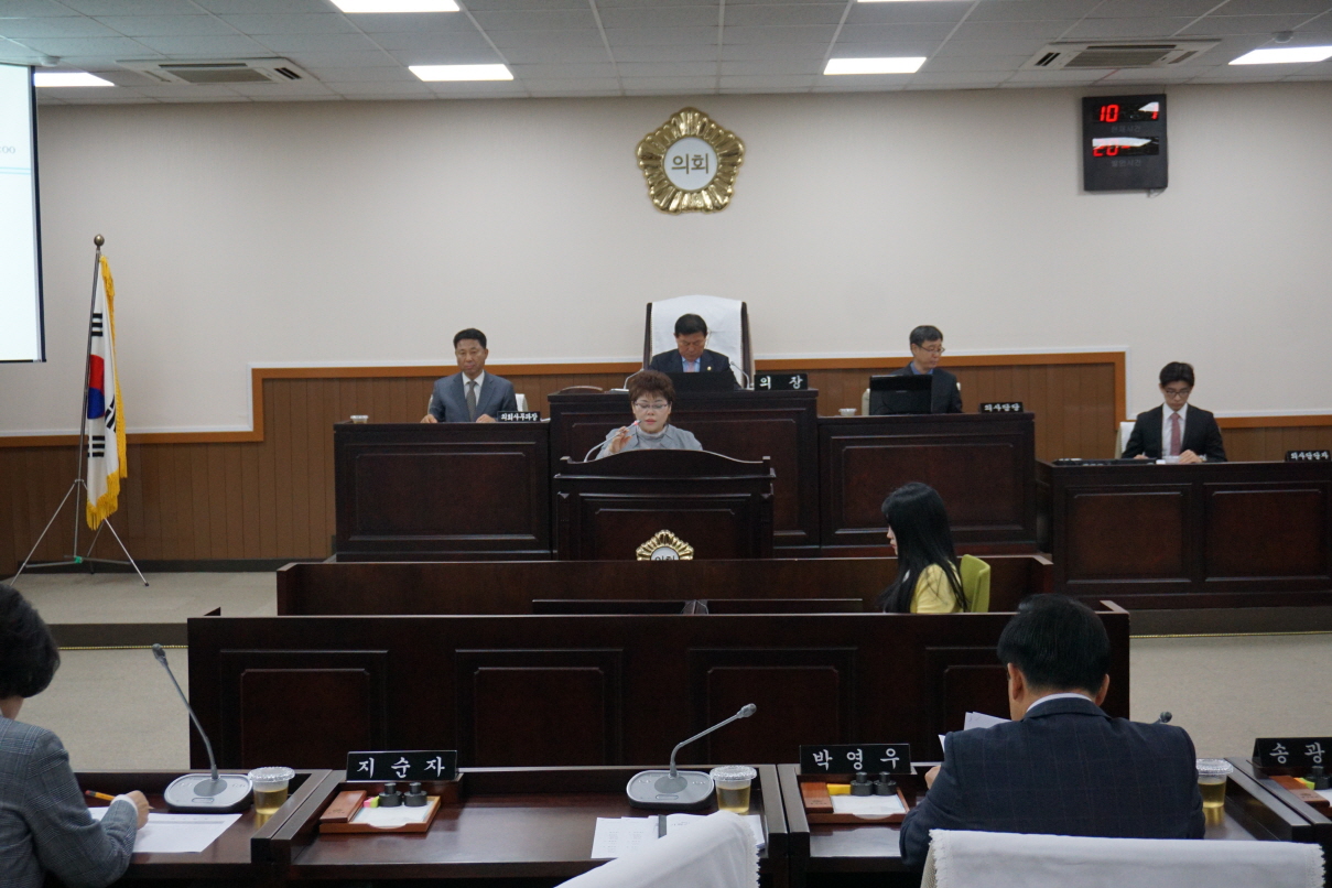 s_4.18_기획총무위_심사보고DSC03551.jpg 이미지