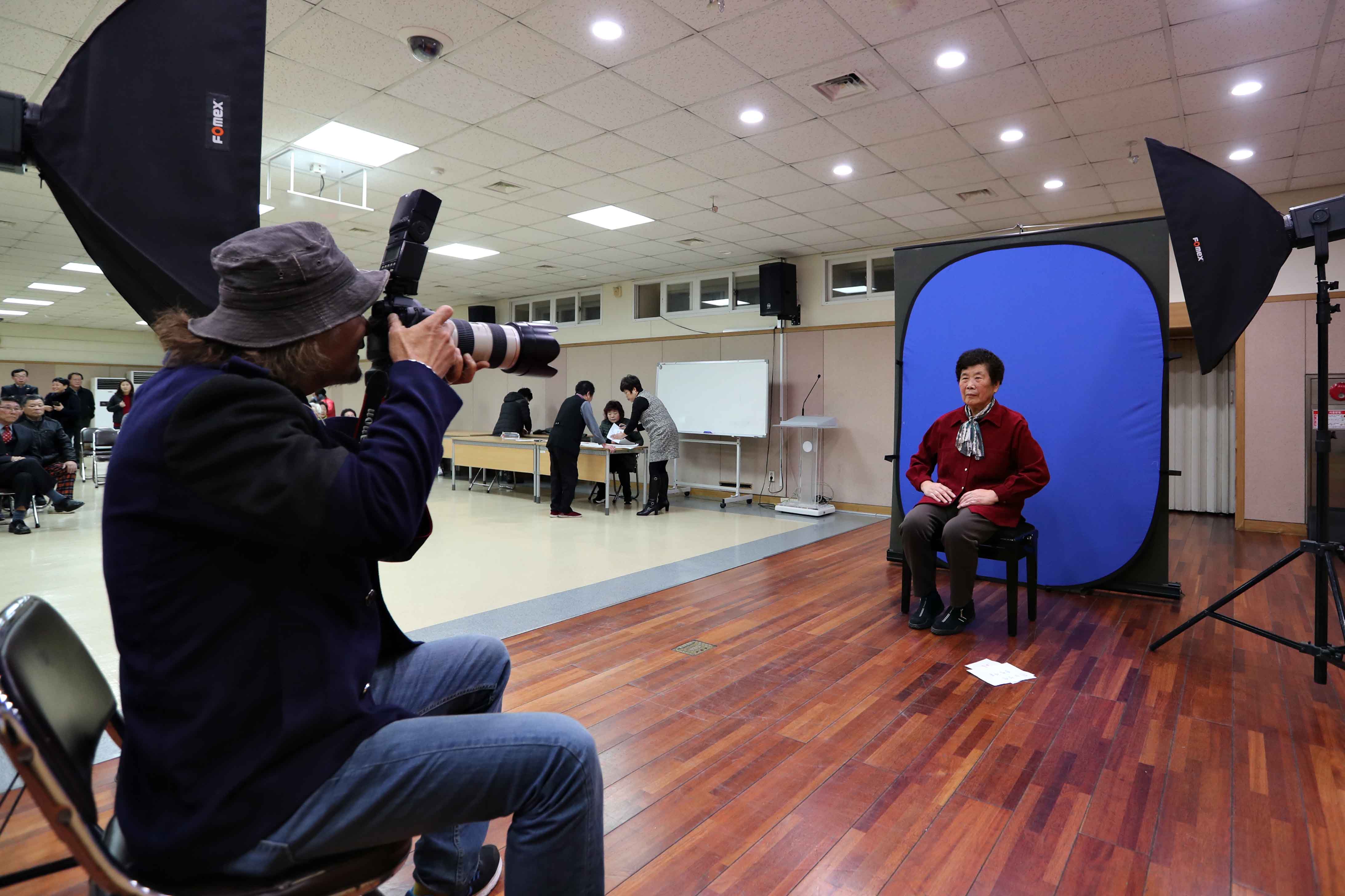 20171124_한국자유총연맹동구지회_어르신_효도_사진_2.jpg 이미지