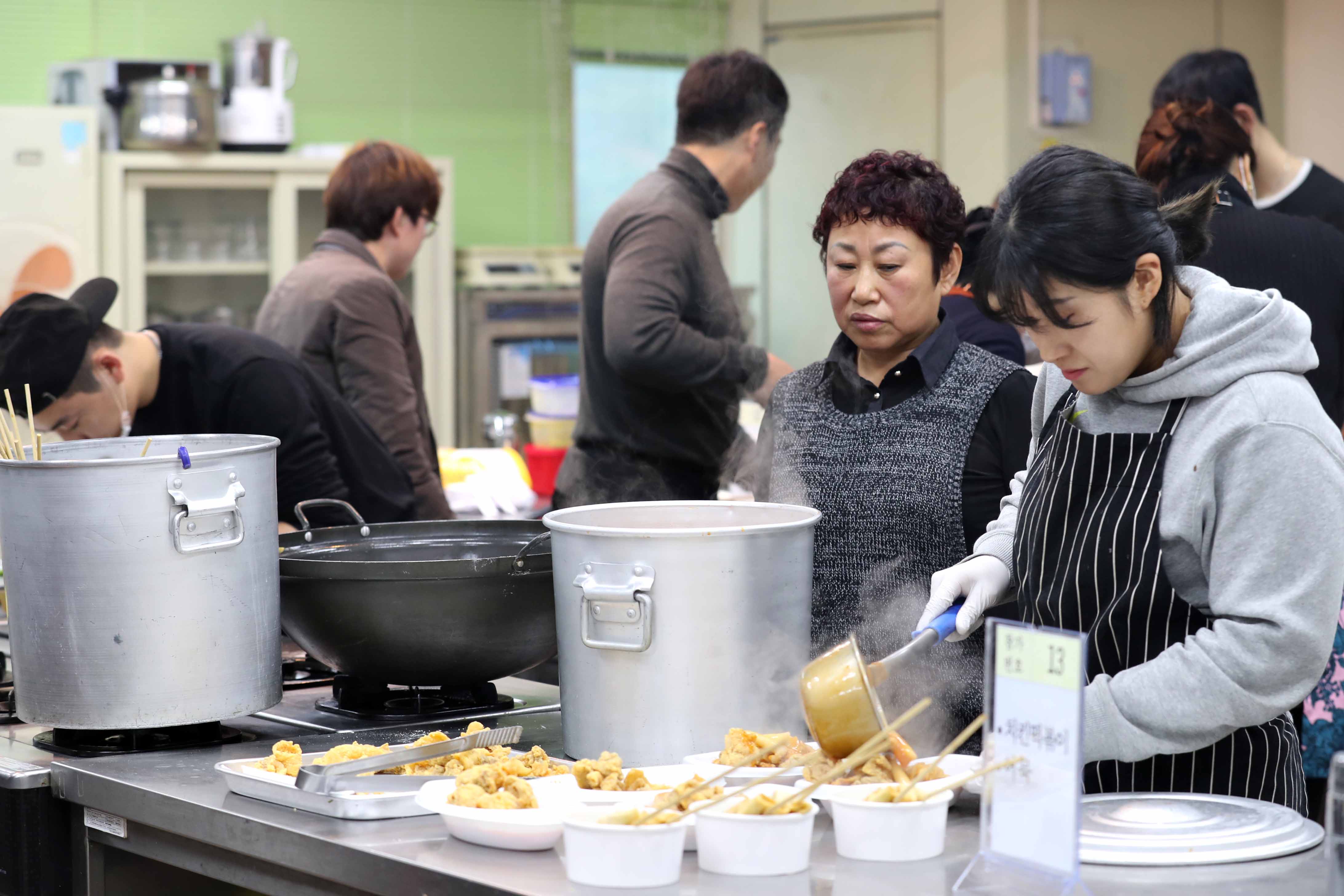 20171220_송현야시장_입점자_선정_음식품평회3.jpg 이미지