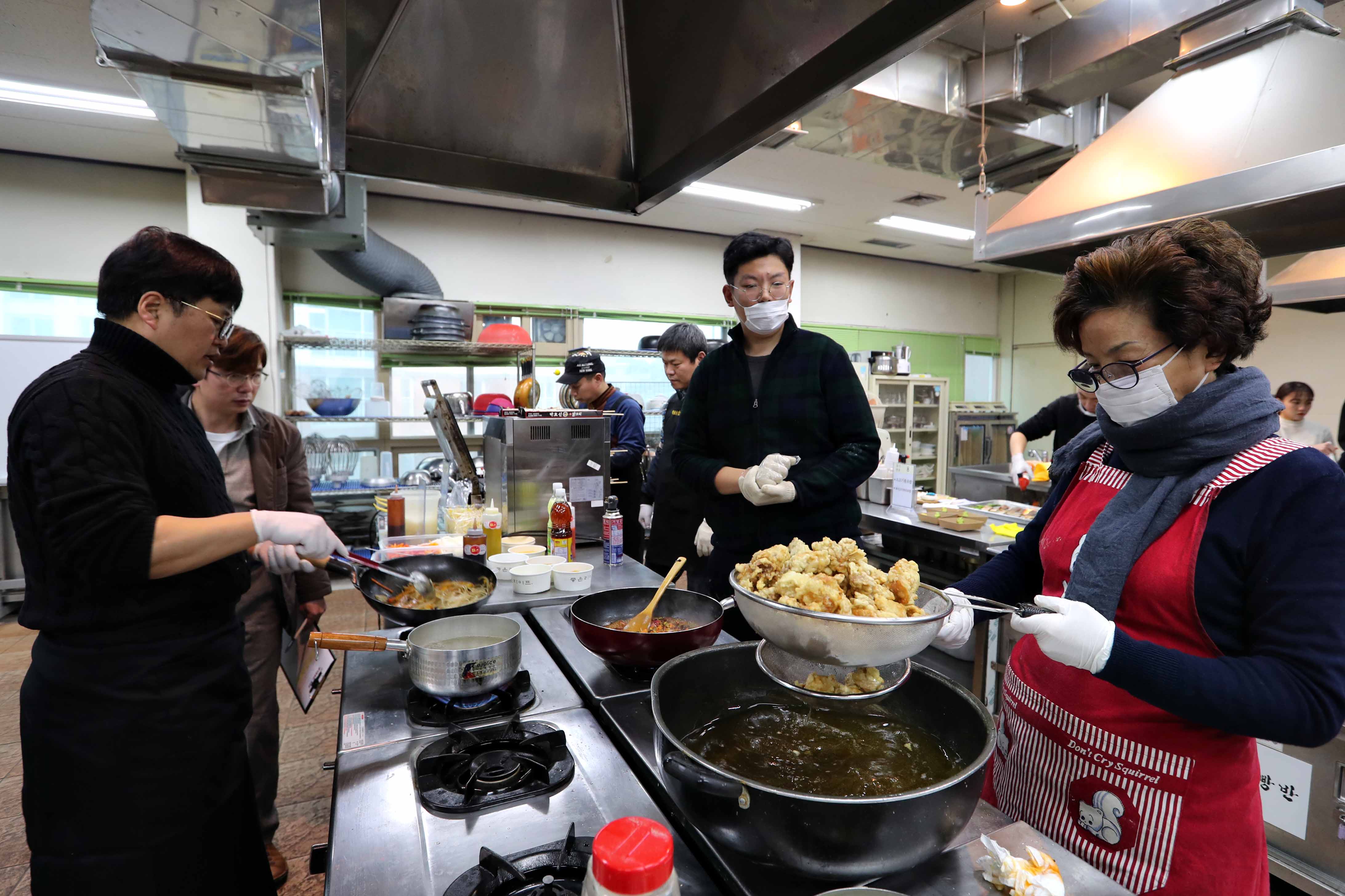 20171220_송현야시장_입점자_선정_음식품평회4.jpg 이미지