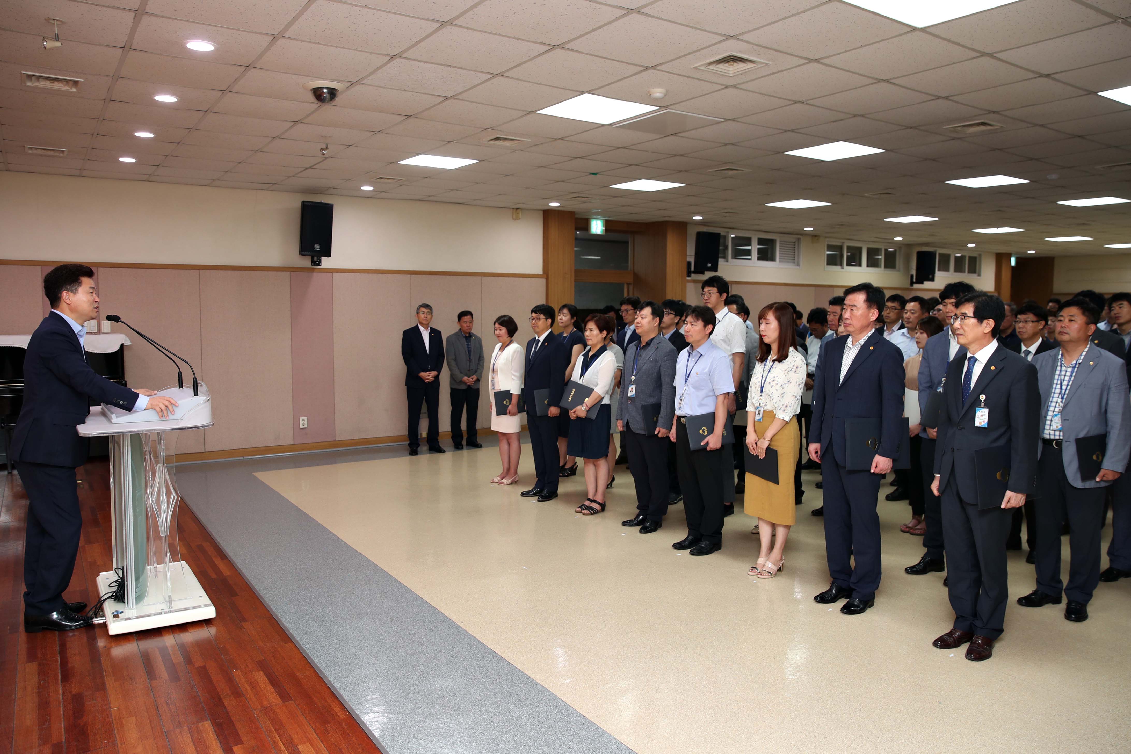 20180801_임용장_수여식3.jpg 이미지