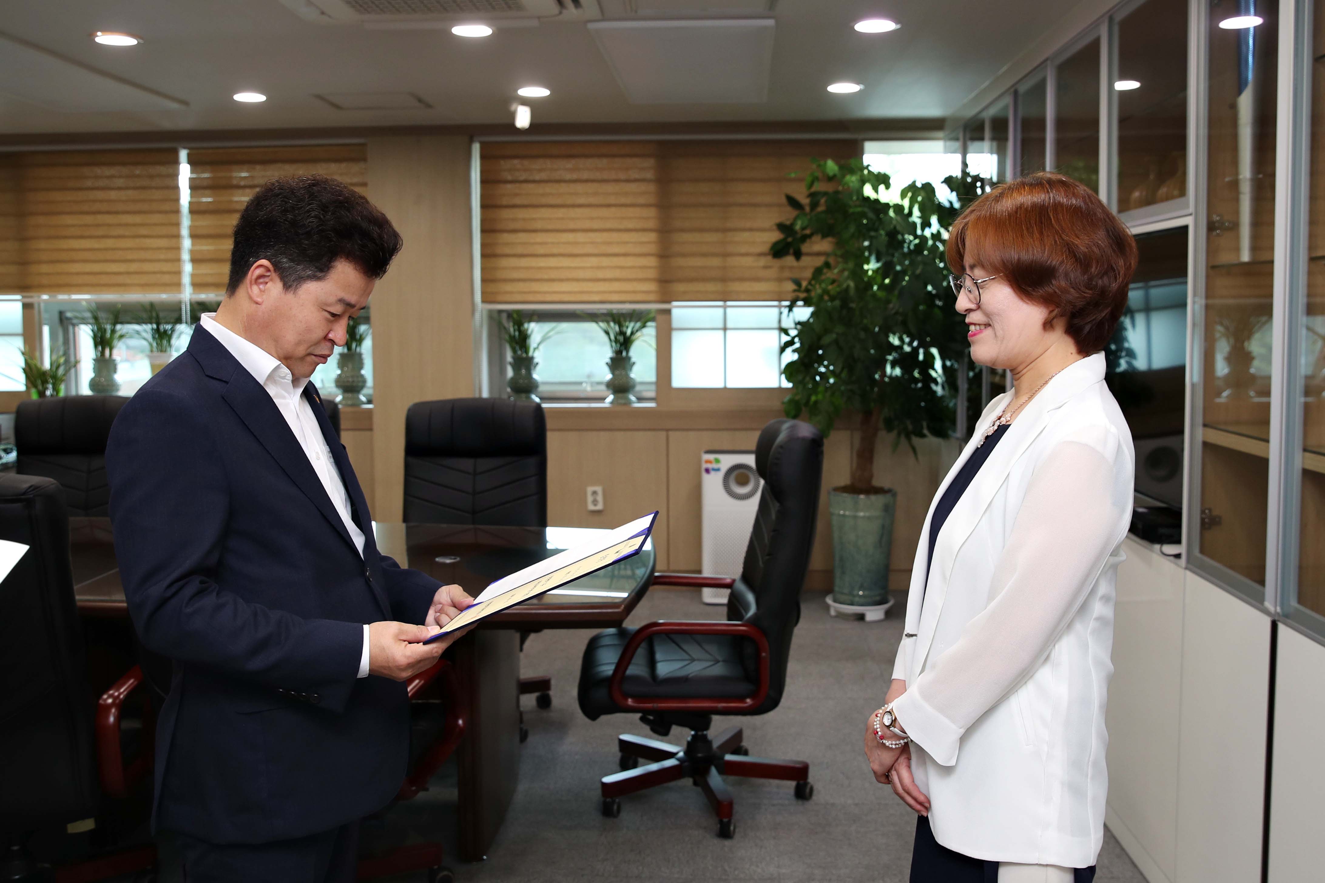20180810_이은주_자원봉사센터장_임명식2.jpg 이미지