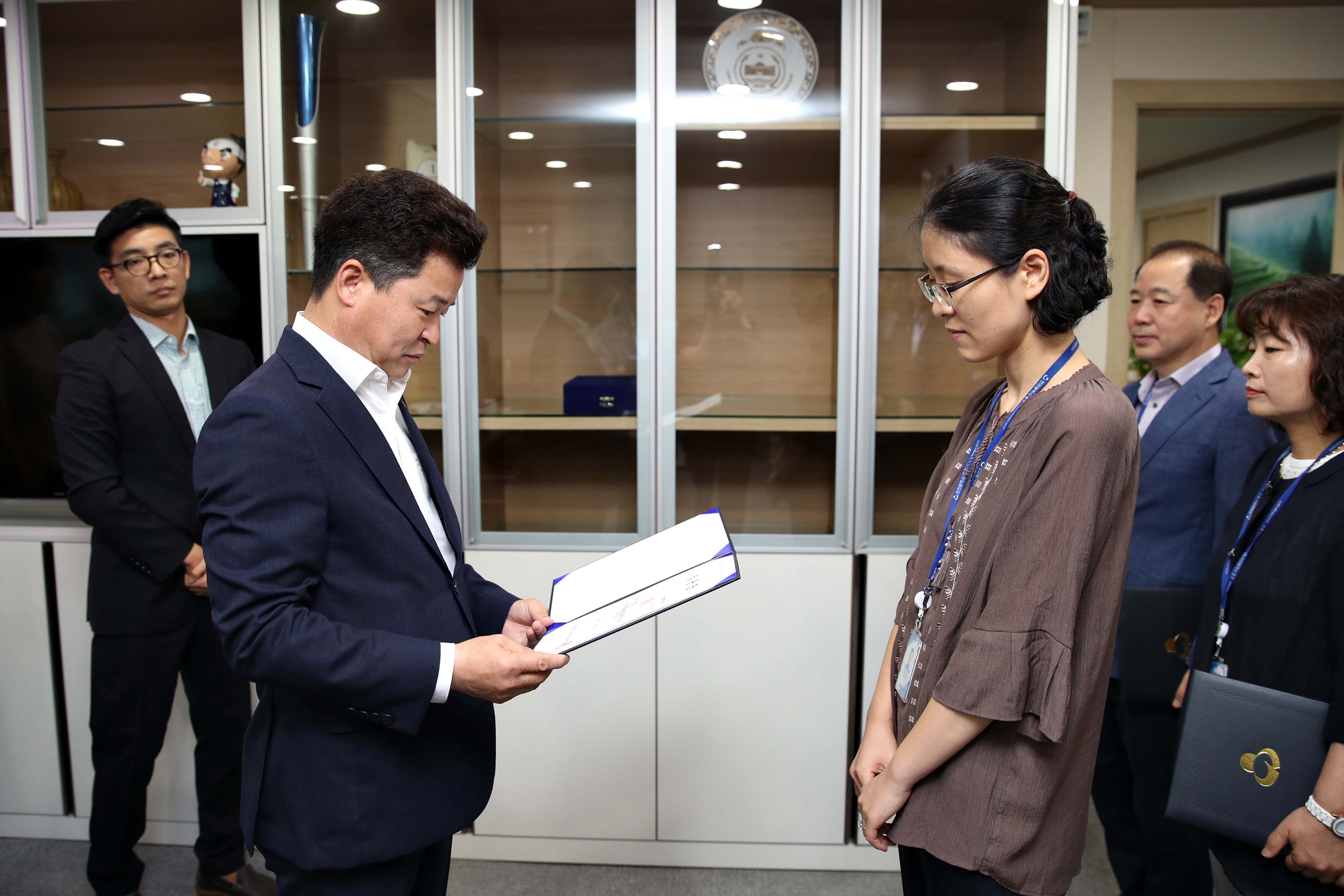 20180810_임용장_수여식2.jpg 이미지