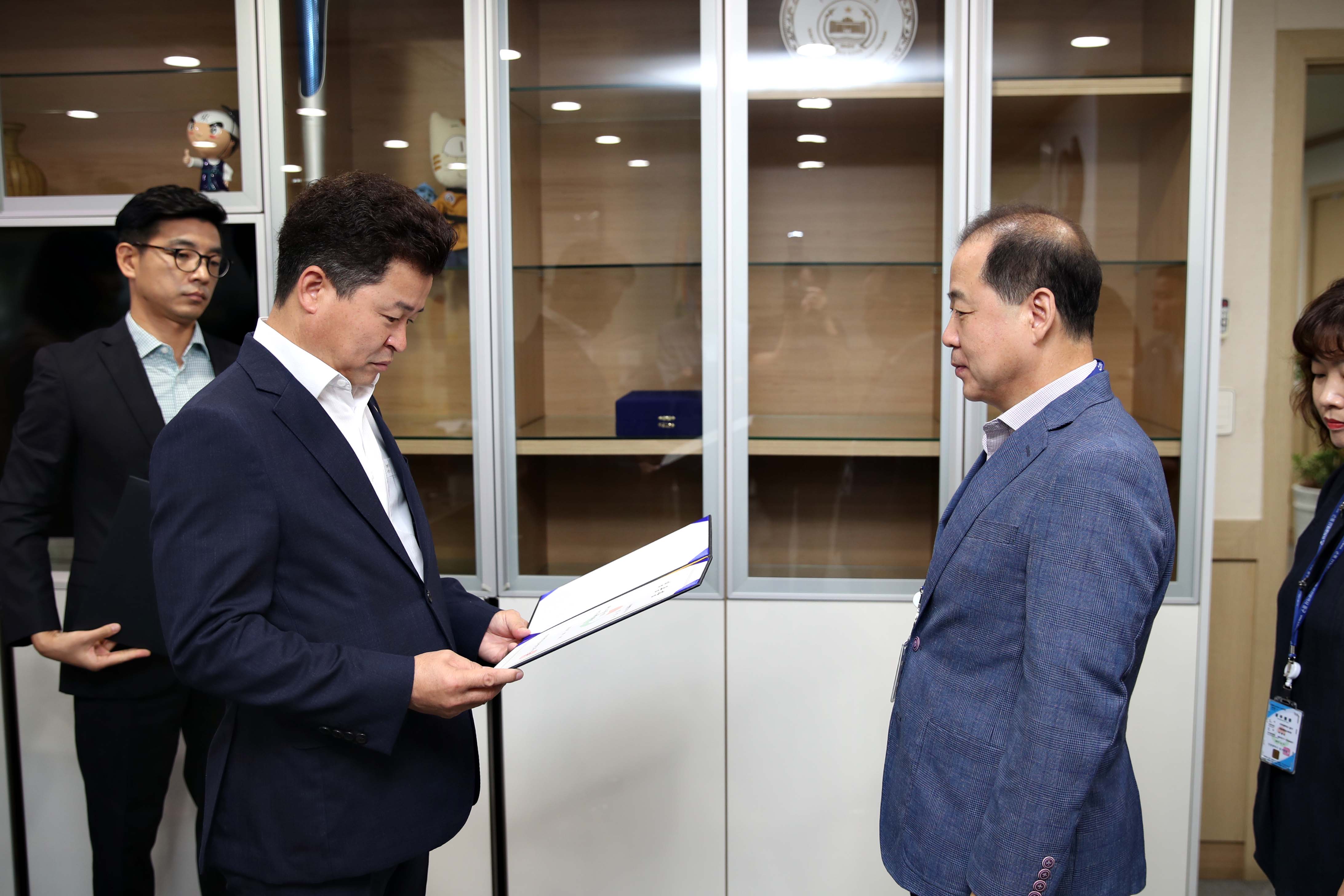 20180810_임용장_수여식4.jpg 이미지