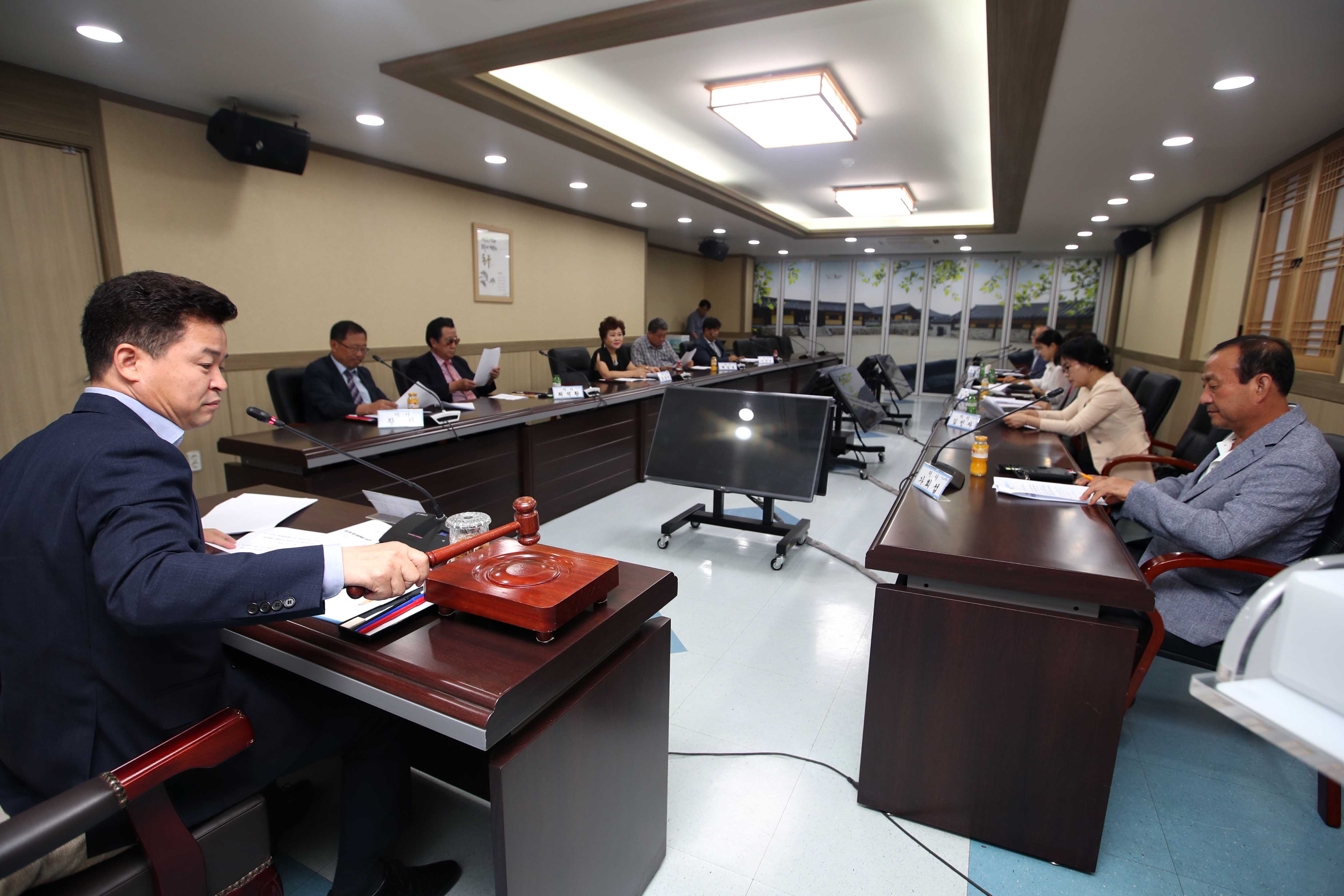 20180911_제13회_(재)동구꿈드림장학회_이사회2.jpg 이미지