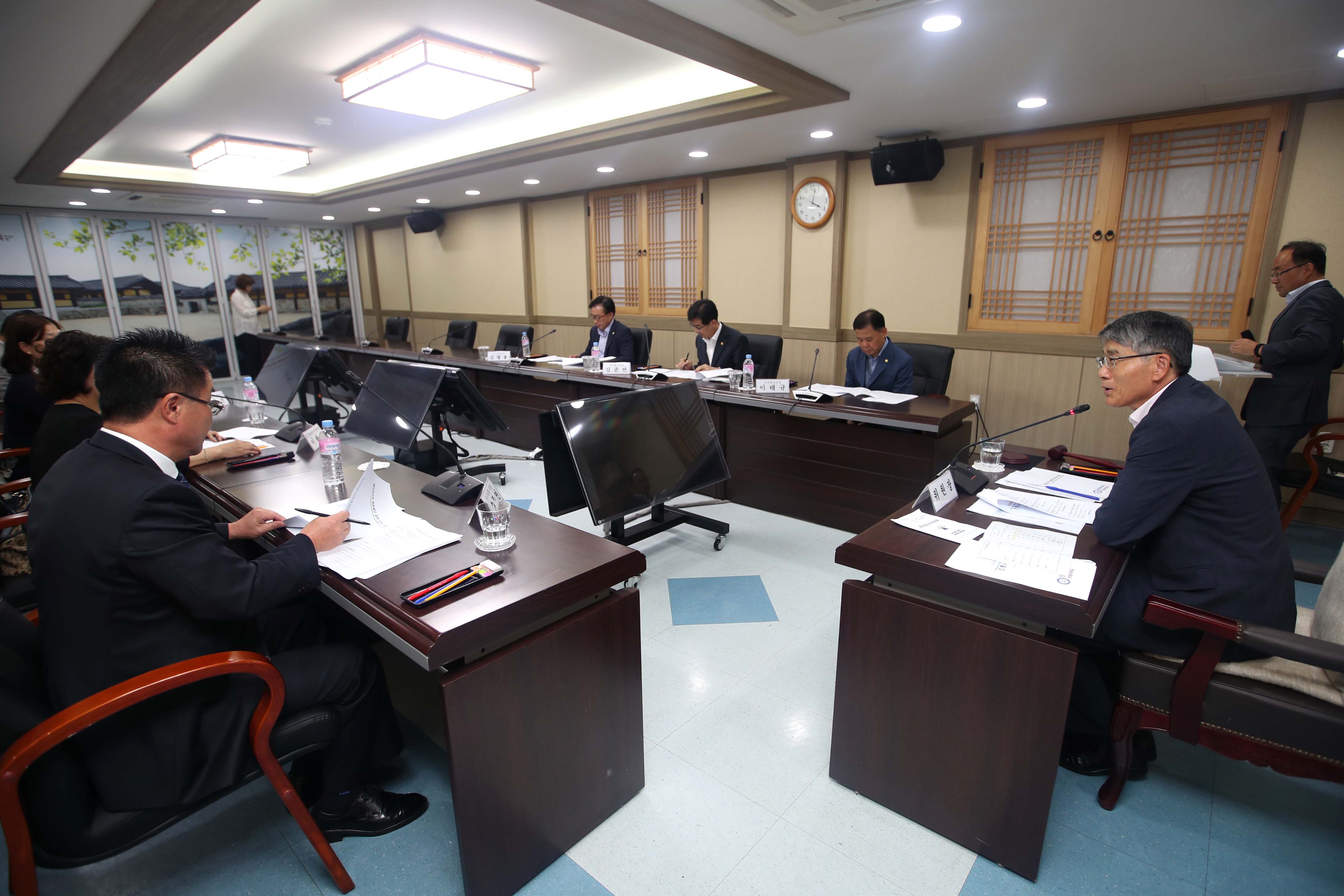 20180917_홍보물심의위원회_및_위촉장_수여5.jpg 이미지