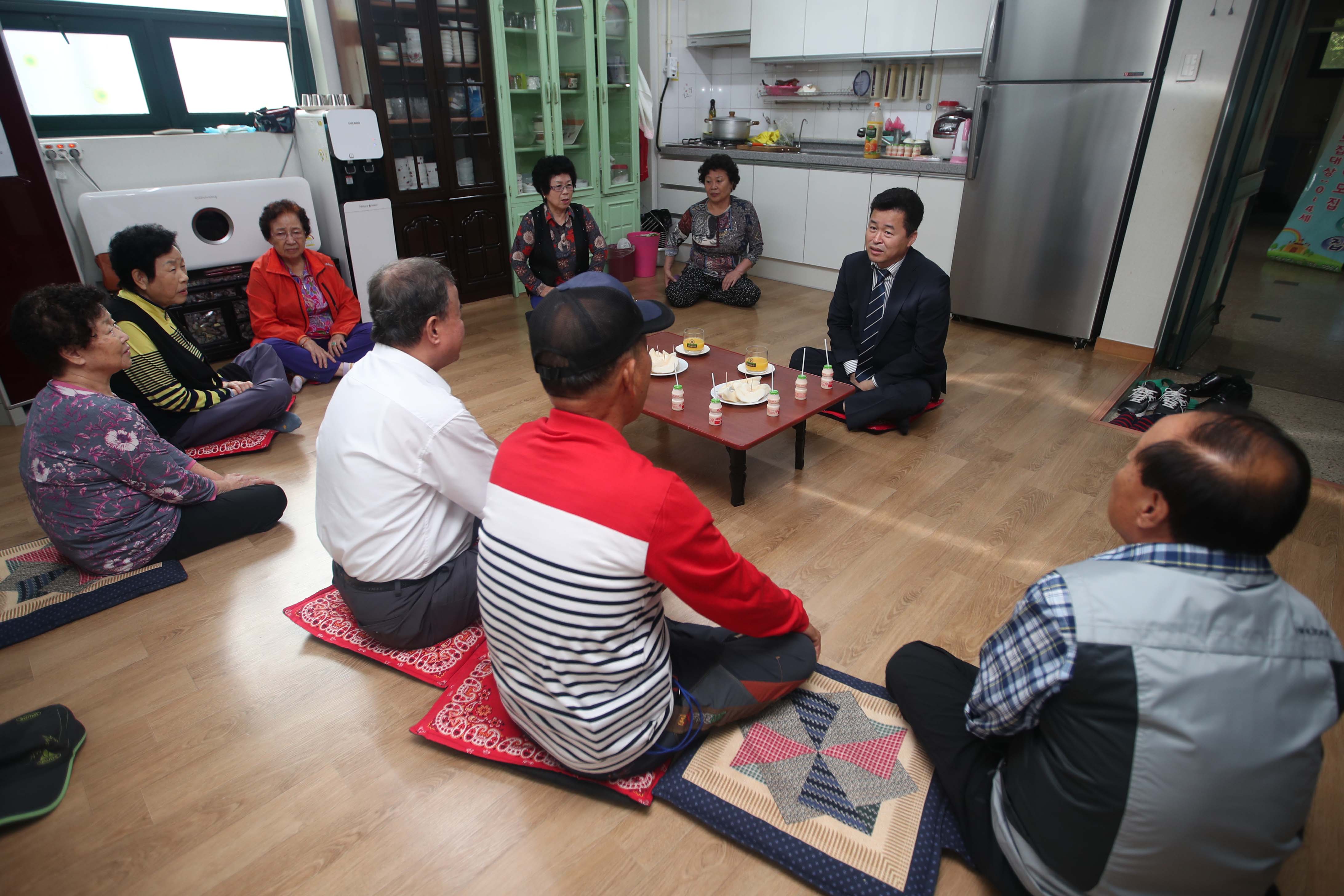 20180921_추석맞이_경로당_방문2.jpg 이미지