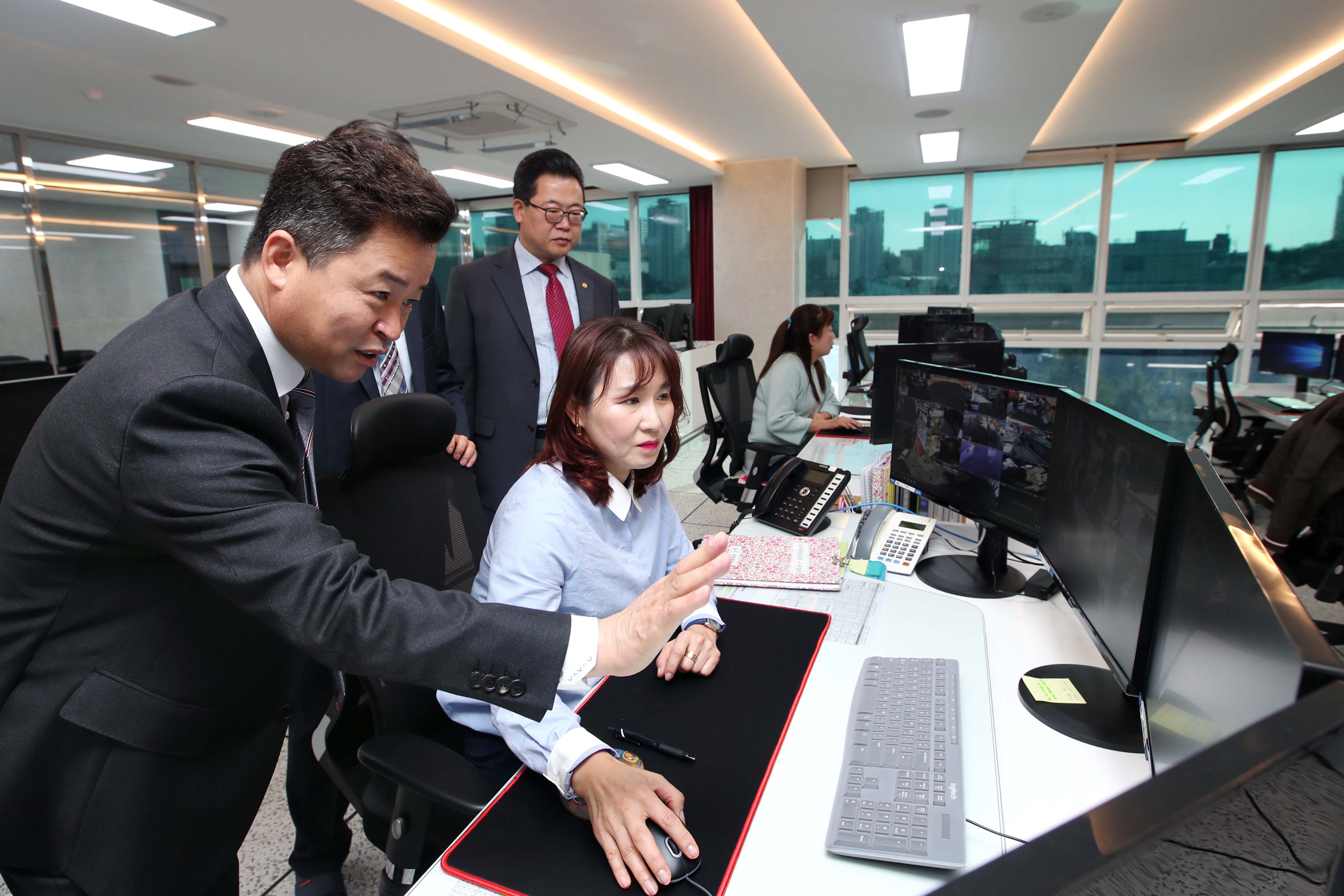 20181012_CCTV통합관제센터_시설라운딩6.jpg 이미지