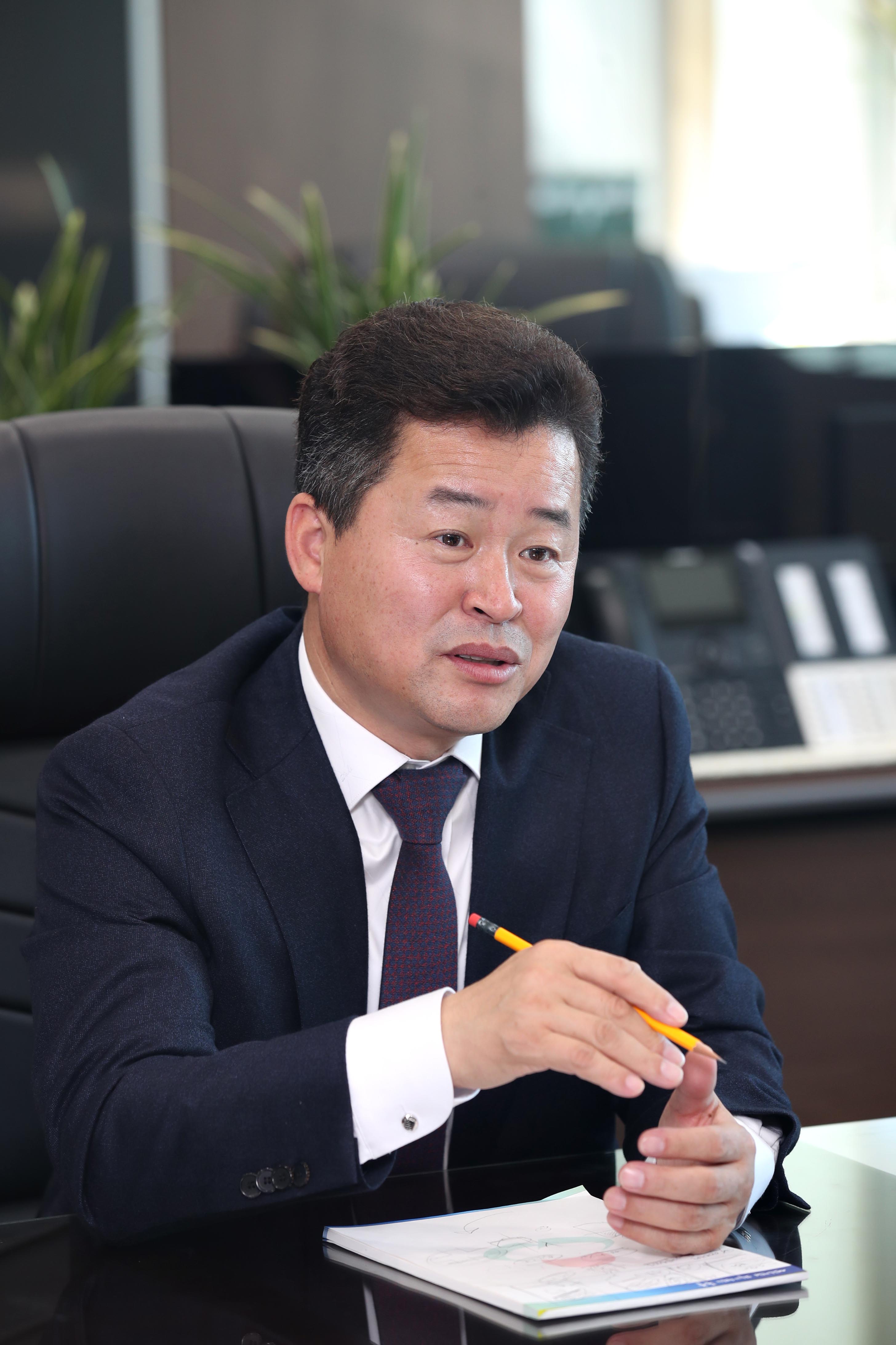 20181017_시사저널_인터뷰1.jpg 이미지