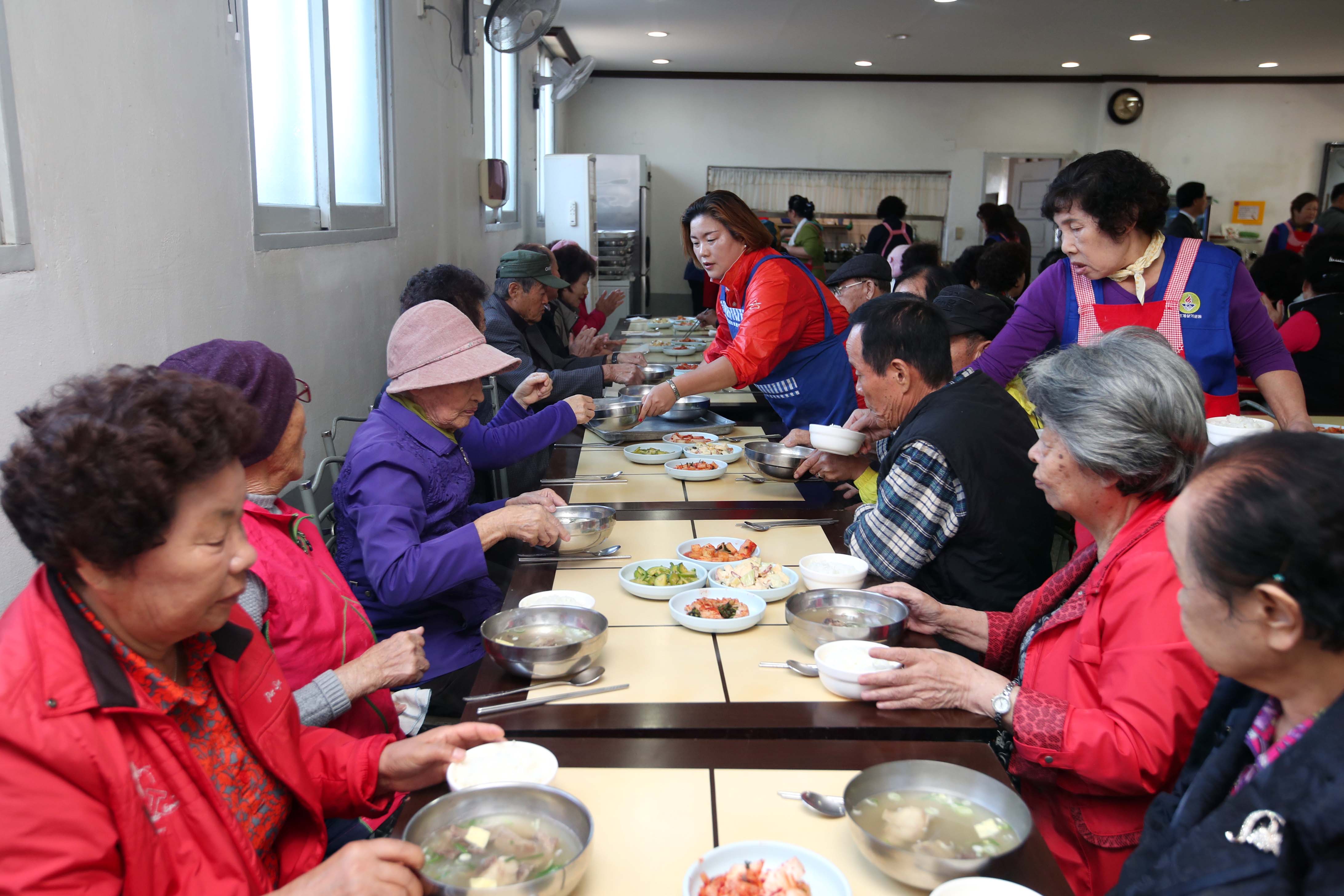 20181017_송림35바르게살기위원회_무료급식_행사4.jpg 이미지