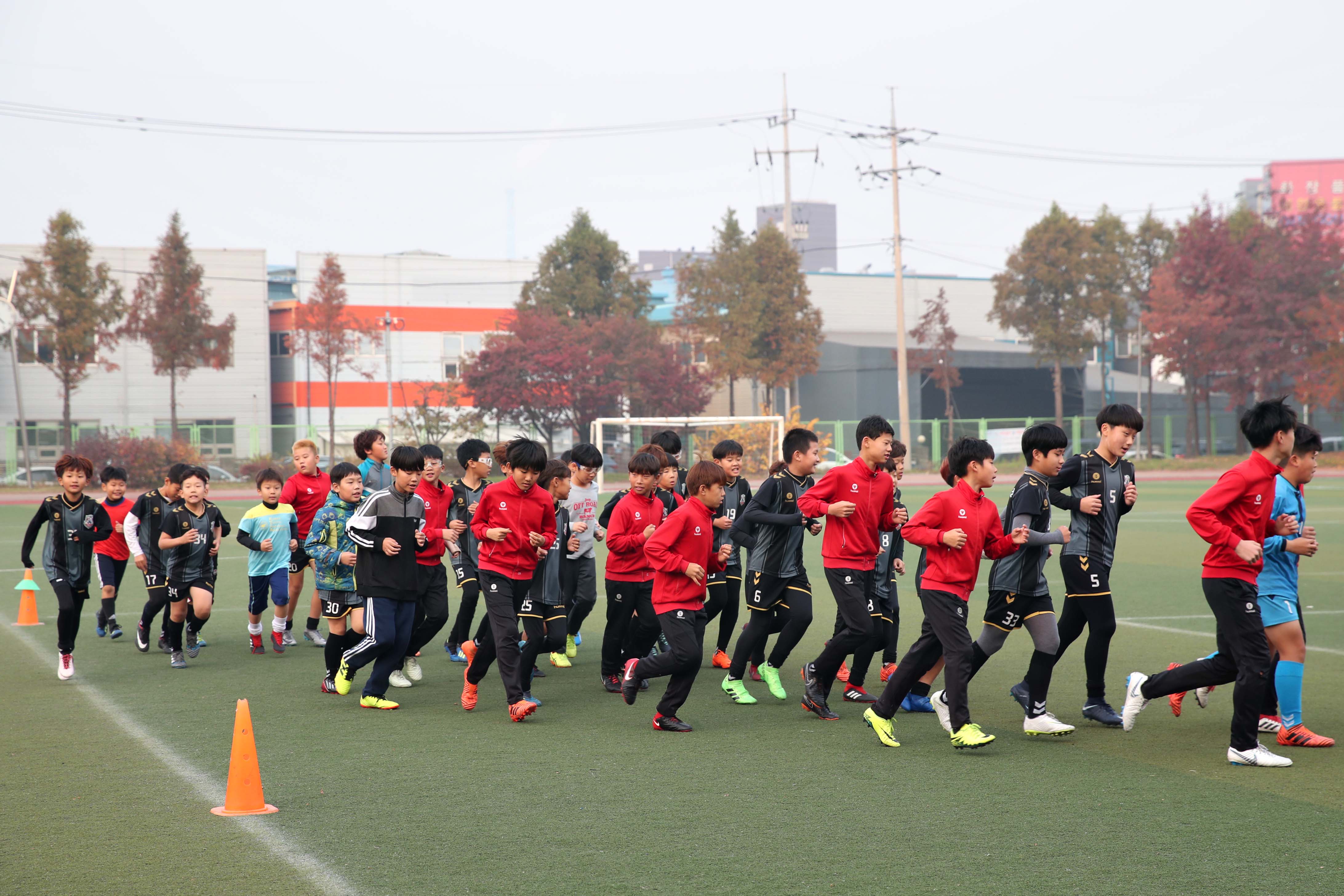 20181106_동구체육회_유소년축구단_물품_전달식10.jpg 이미지