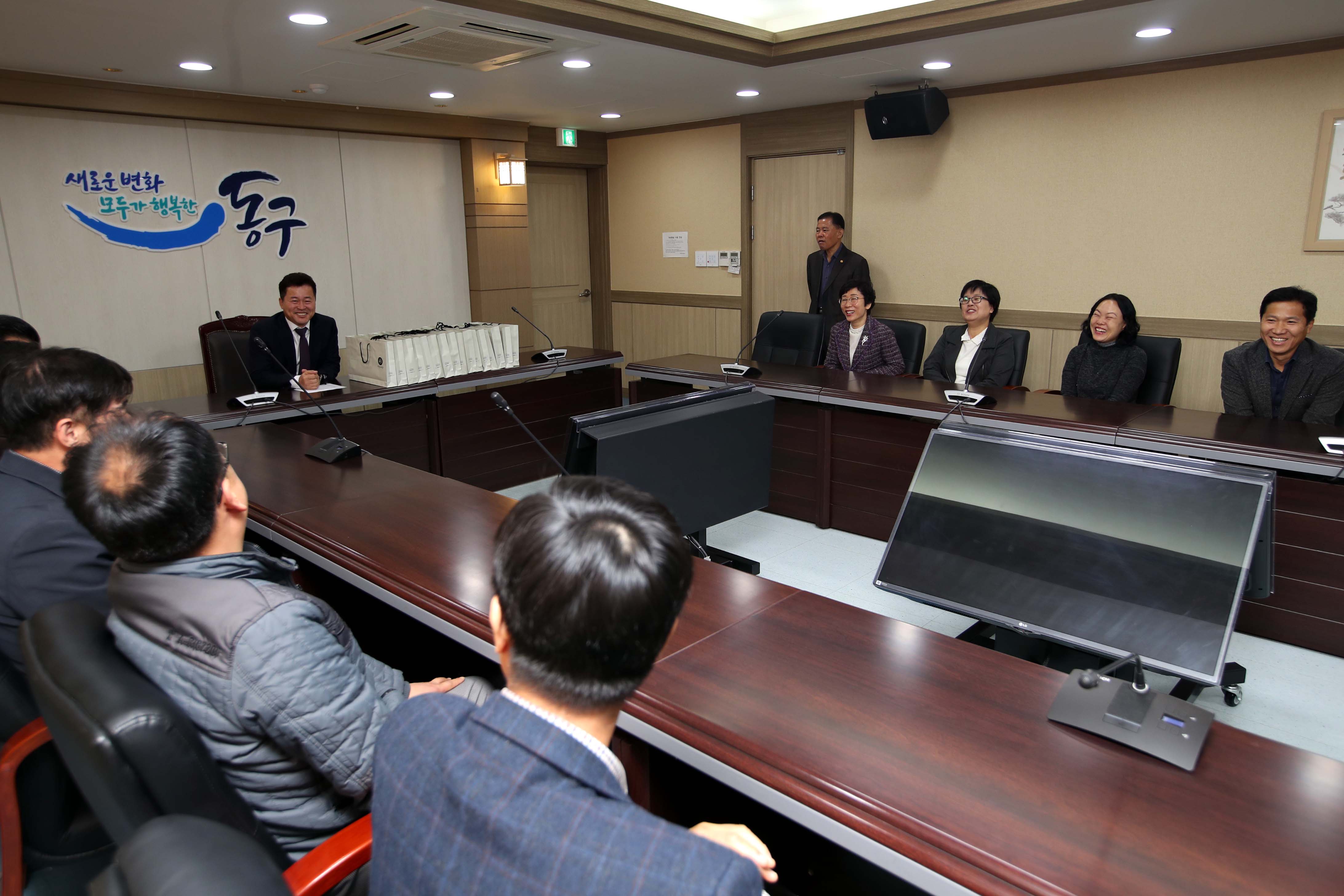 20181114_직원_중_고3_수능생_부모_격려2.jpg 이미지