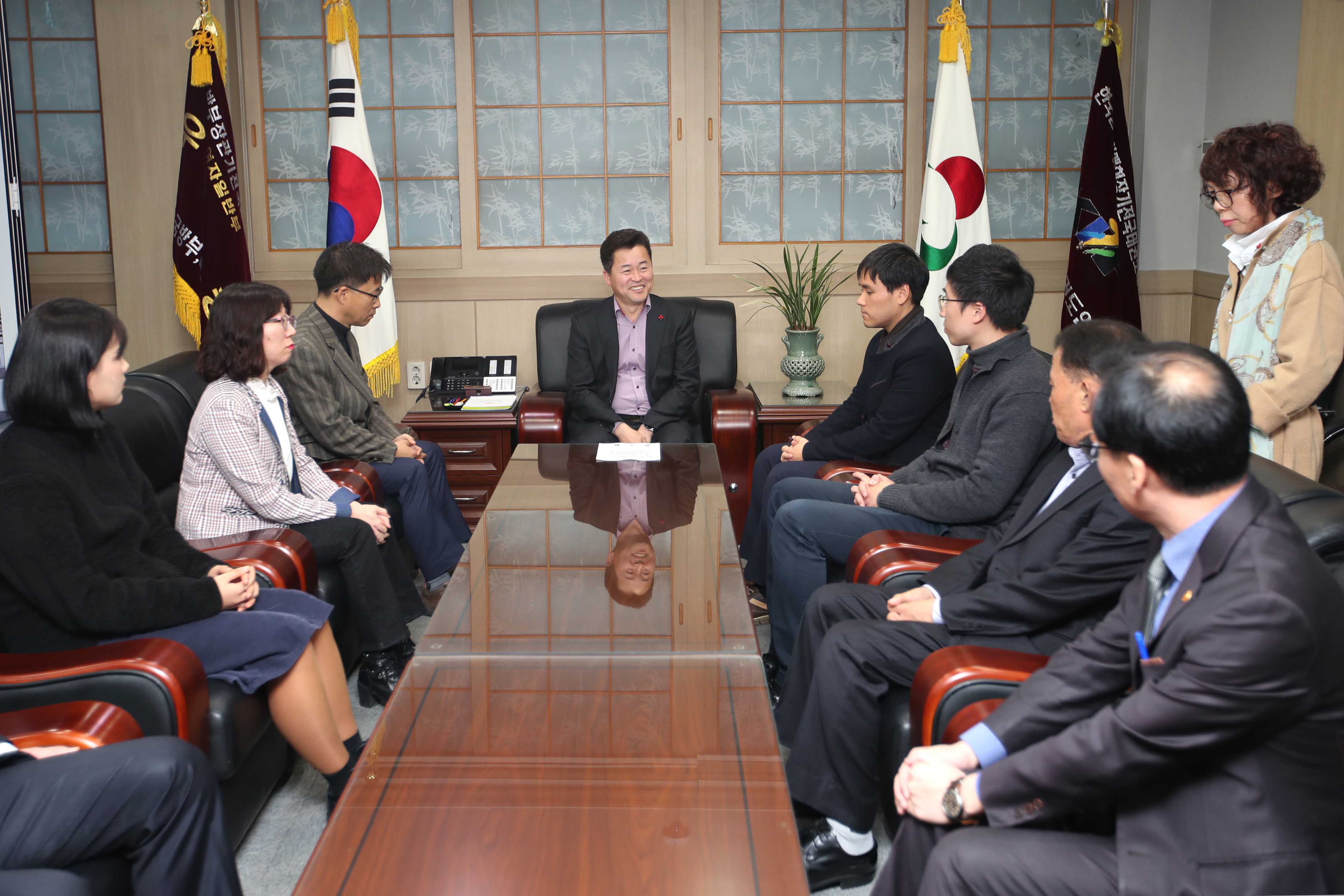 20181121_동구_공직자_사랑나눔_실천_기탁식3.jpg 이미지
